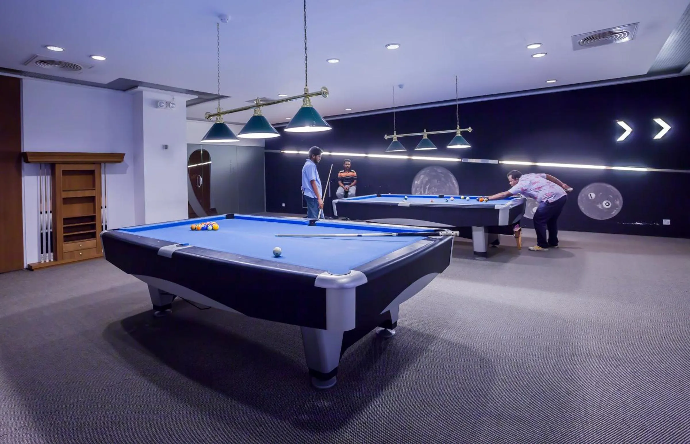 Billiard in Long Beach Hotel