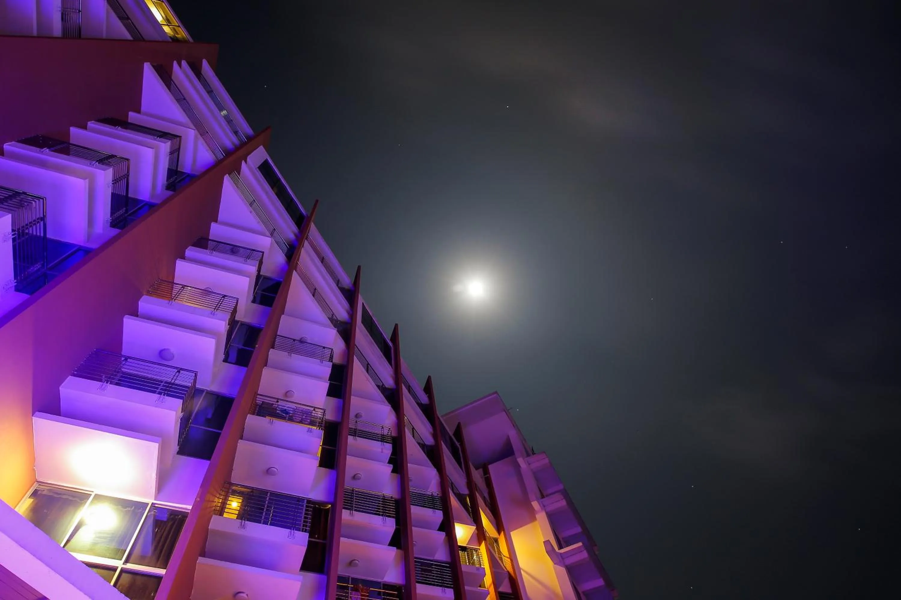 Property building in Long Beach Hotel