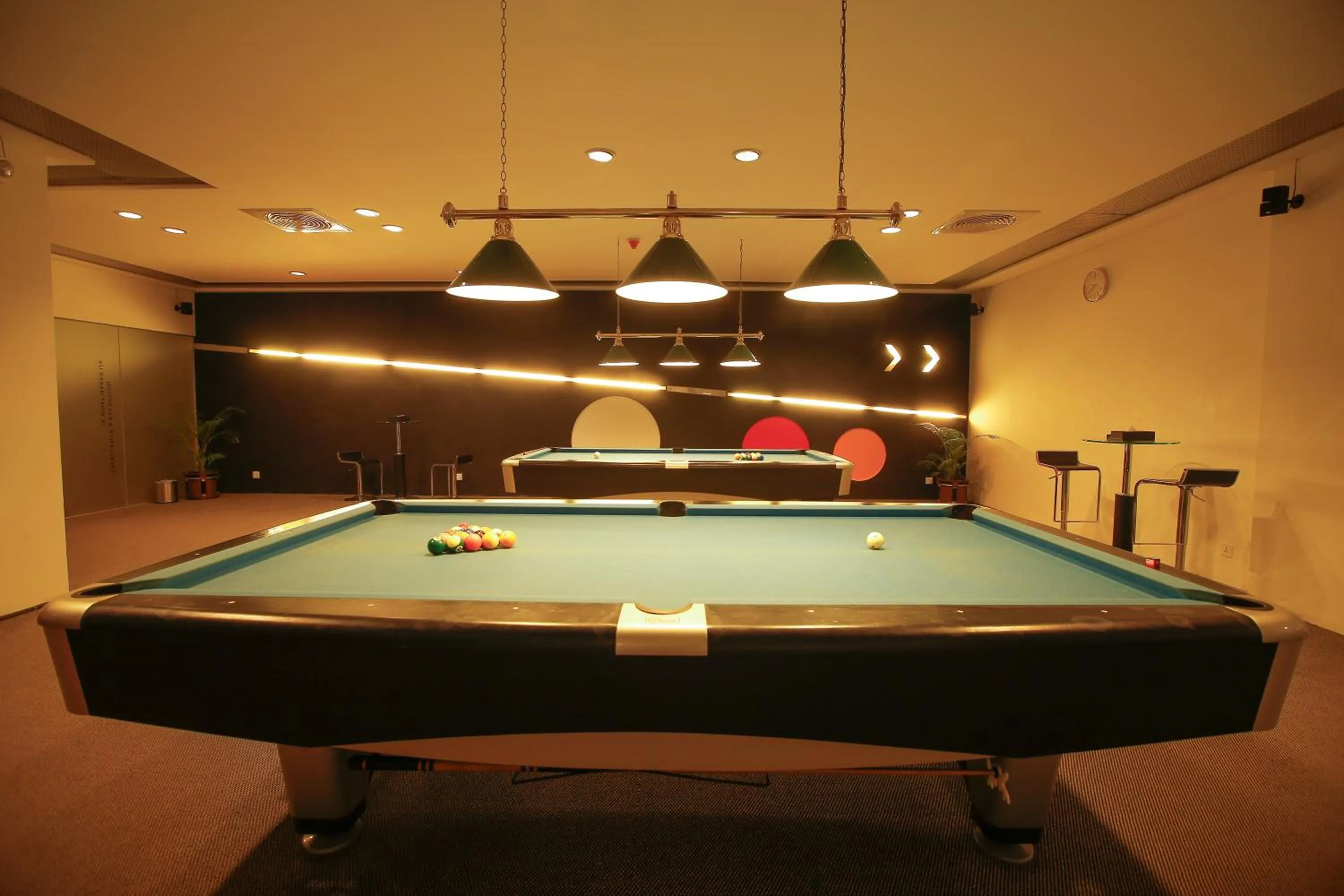 Billiard in Long Beach Hotel
