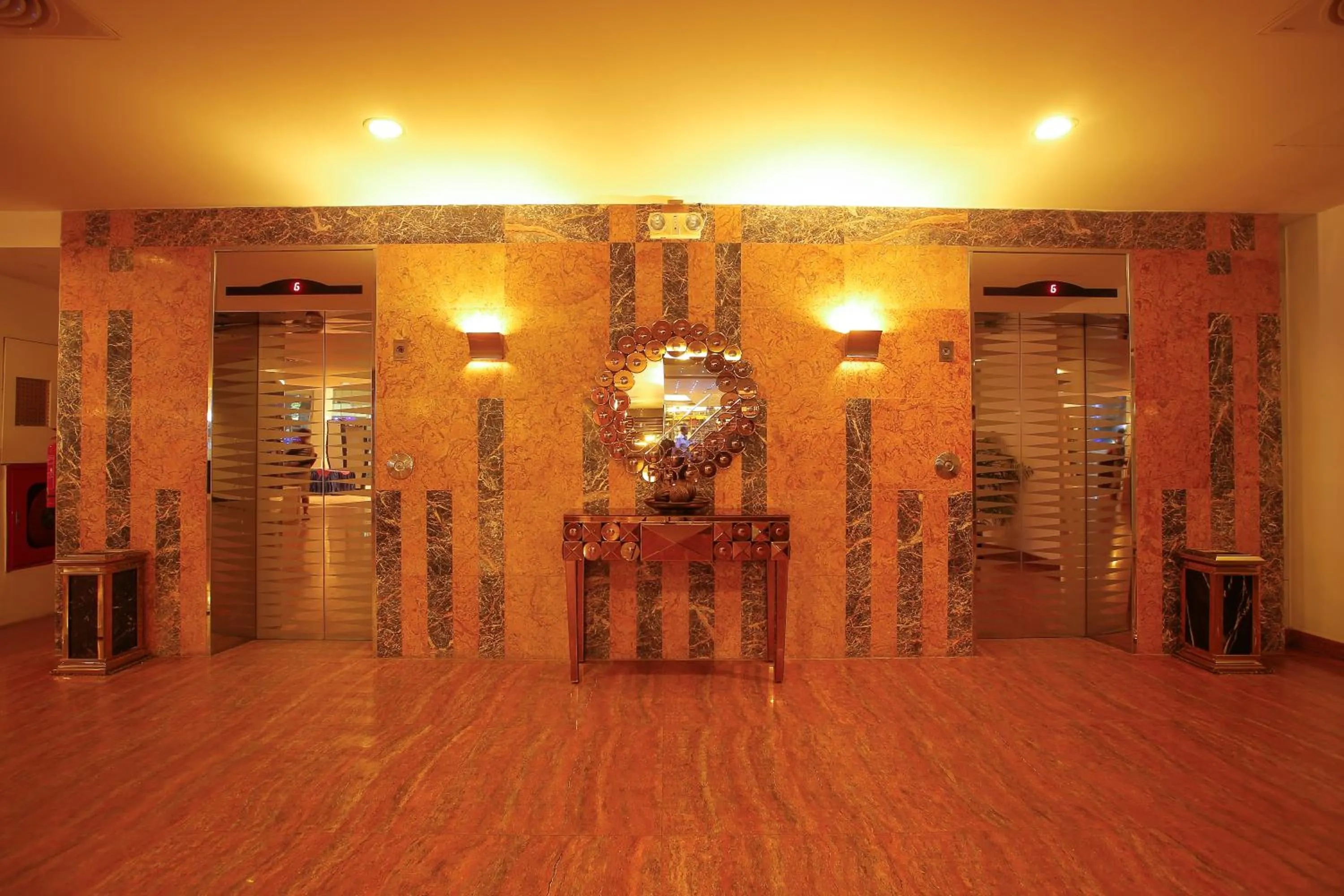 Lobby or reception in Long Beach Hotel