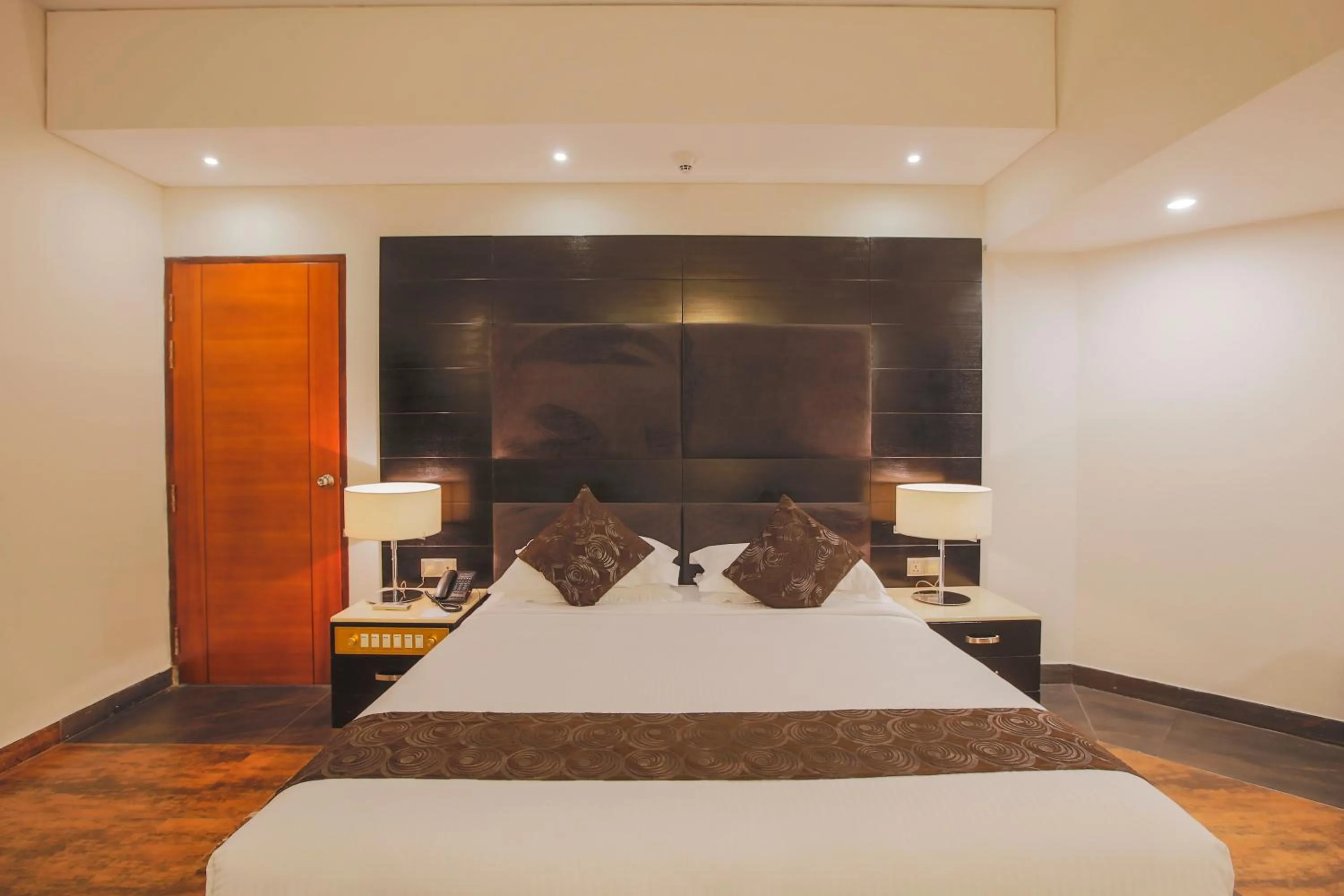 Bed in Long Beach Hotel