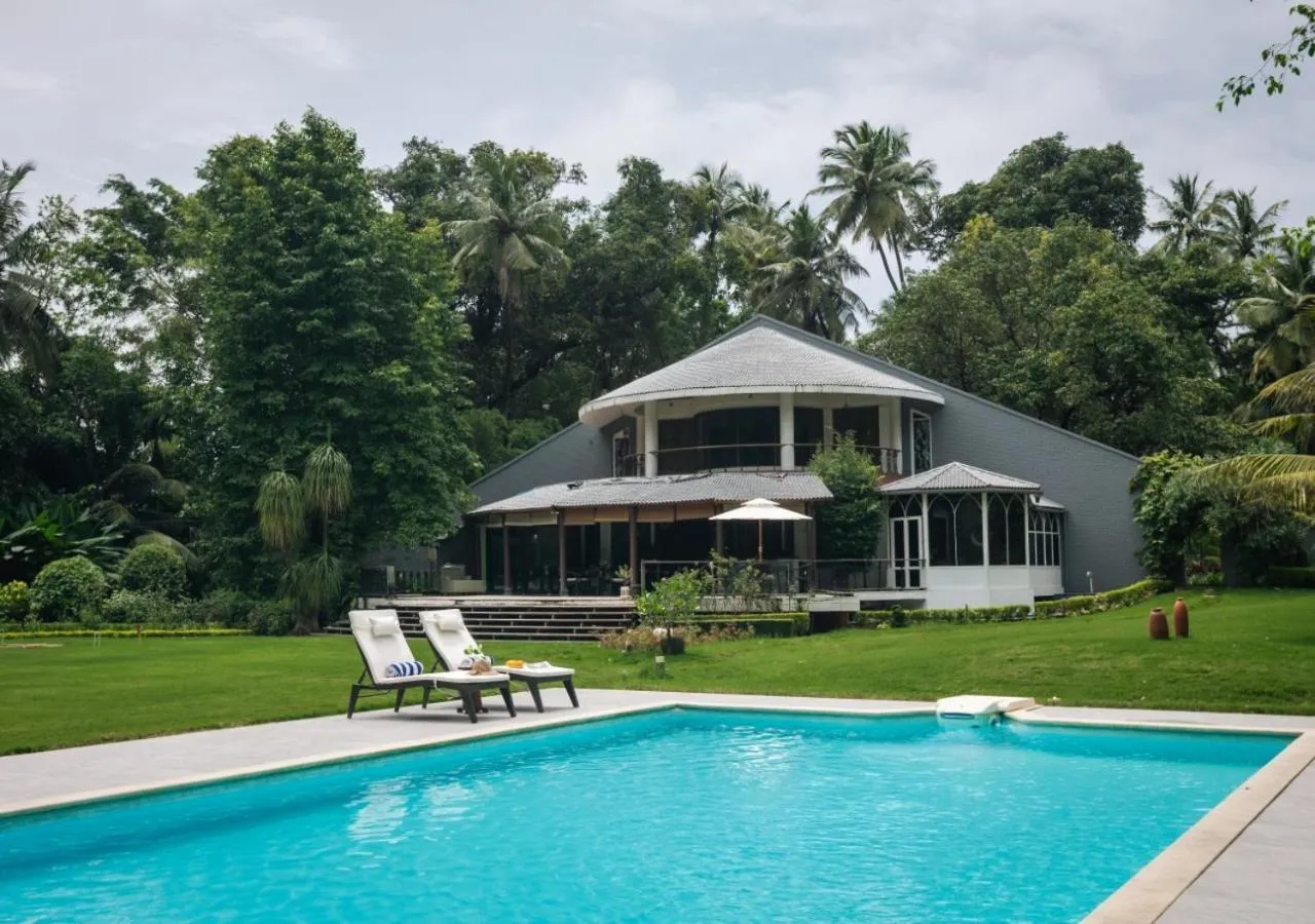 Property building in LohonoStays Villa Lani