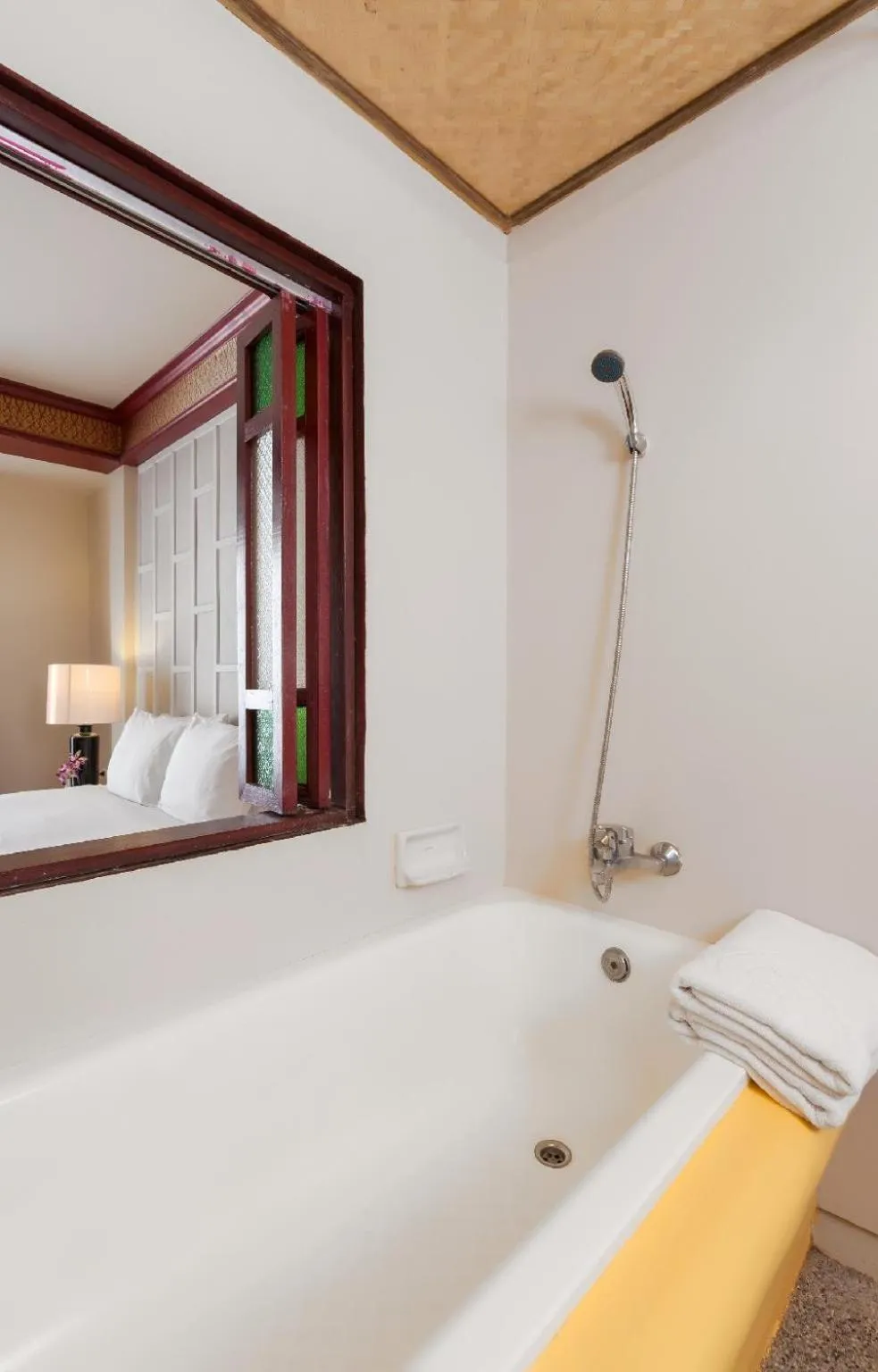 Bathroom, Bed in THE TOP PATONG RESORT.