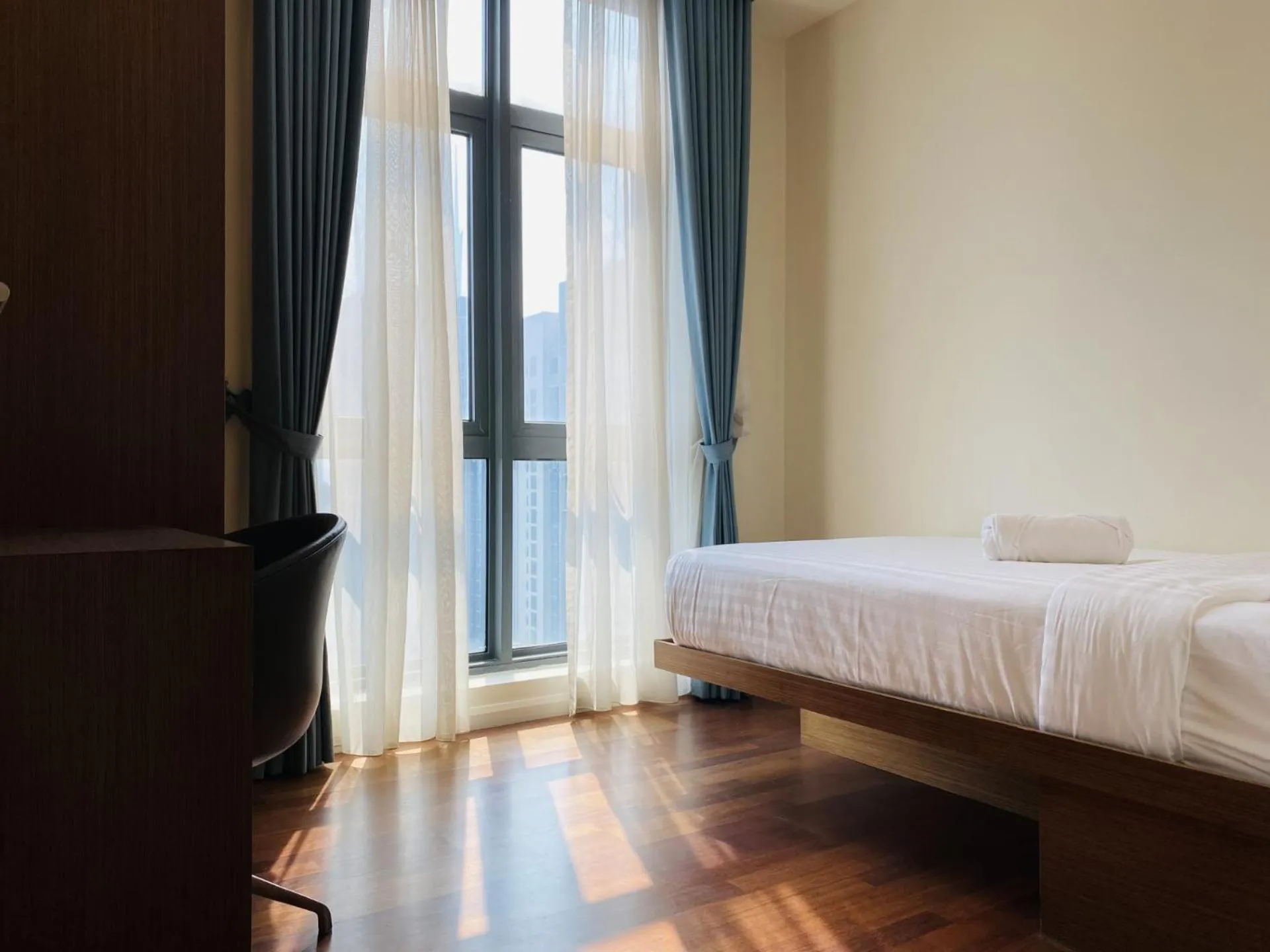 Bed in Tribeca Serviced Hotel by Millennium