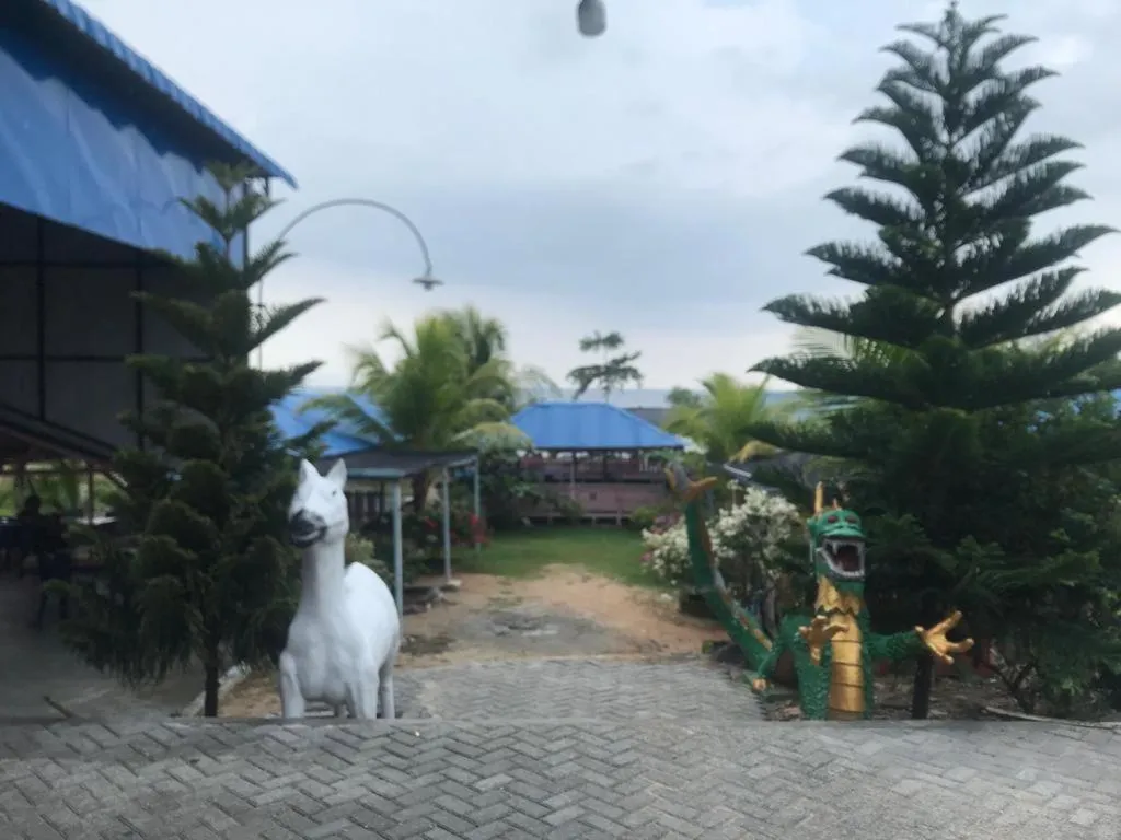 Garden in GRAND PANDAN HOTEL