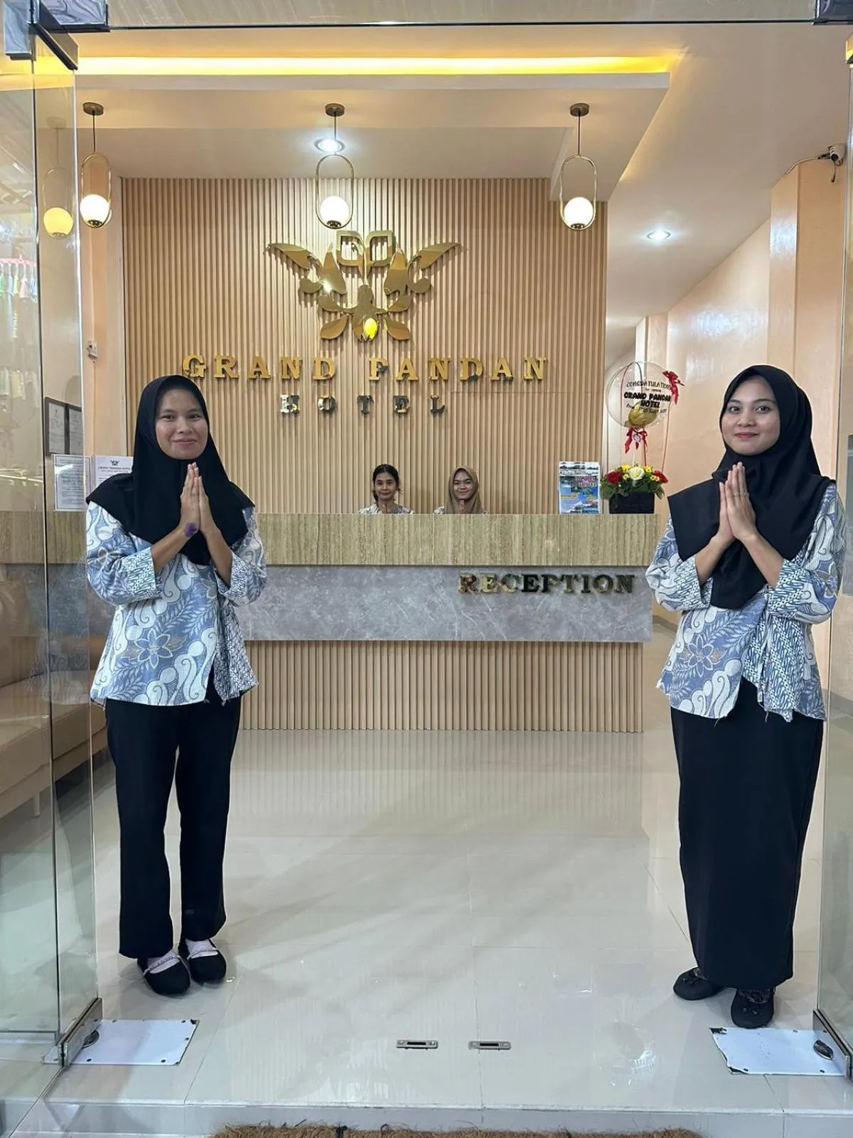 Lobby or reception in GRAND PANDAN HOTEL