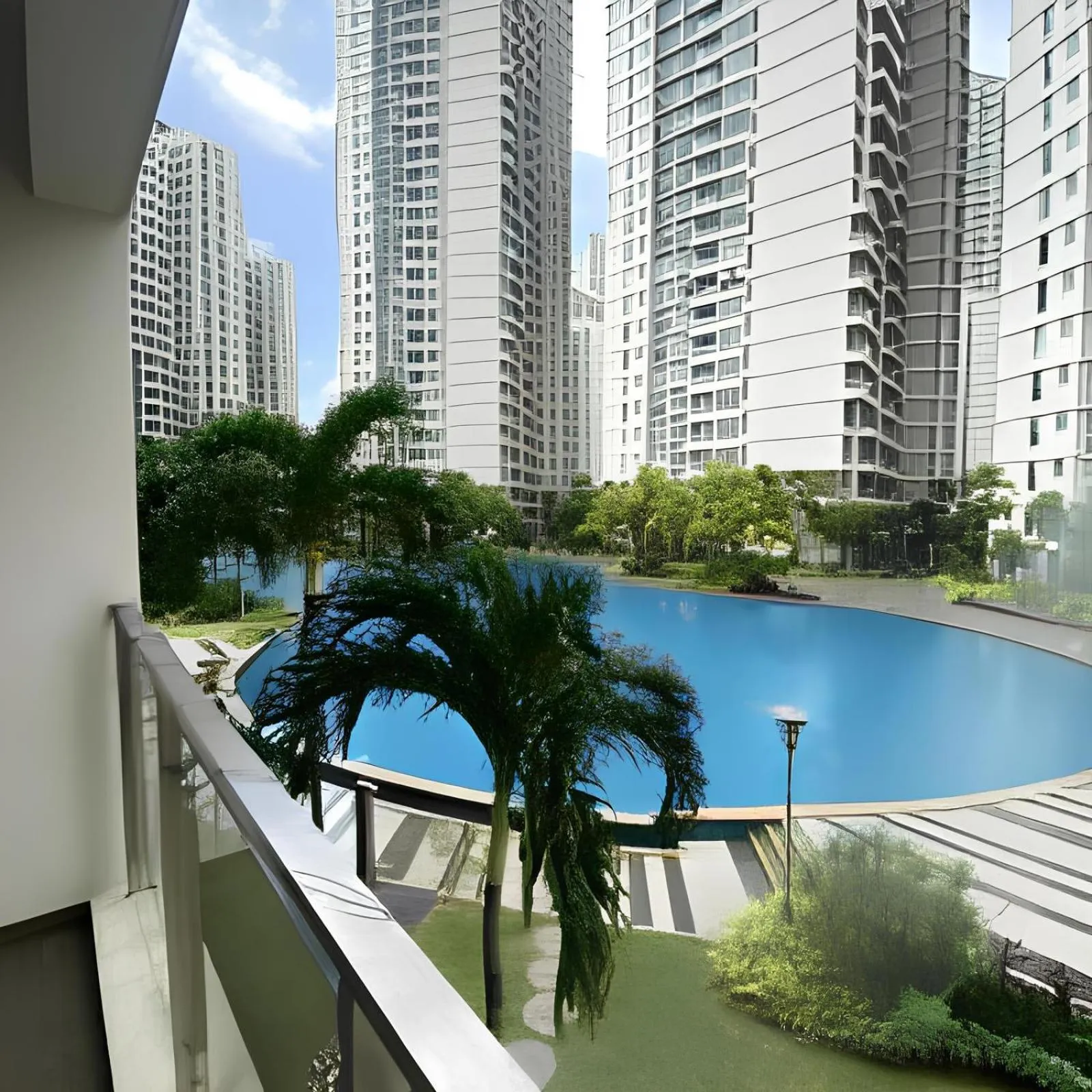 Swimming pool in Cityview 2BR Country Garden Danga Bay - Natol