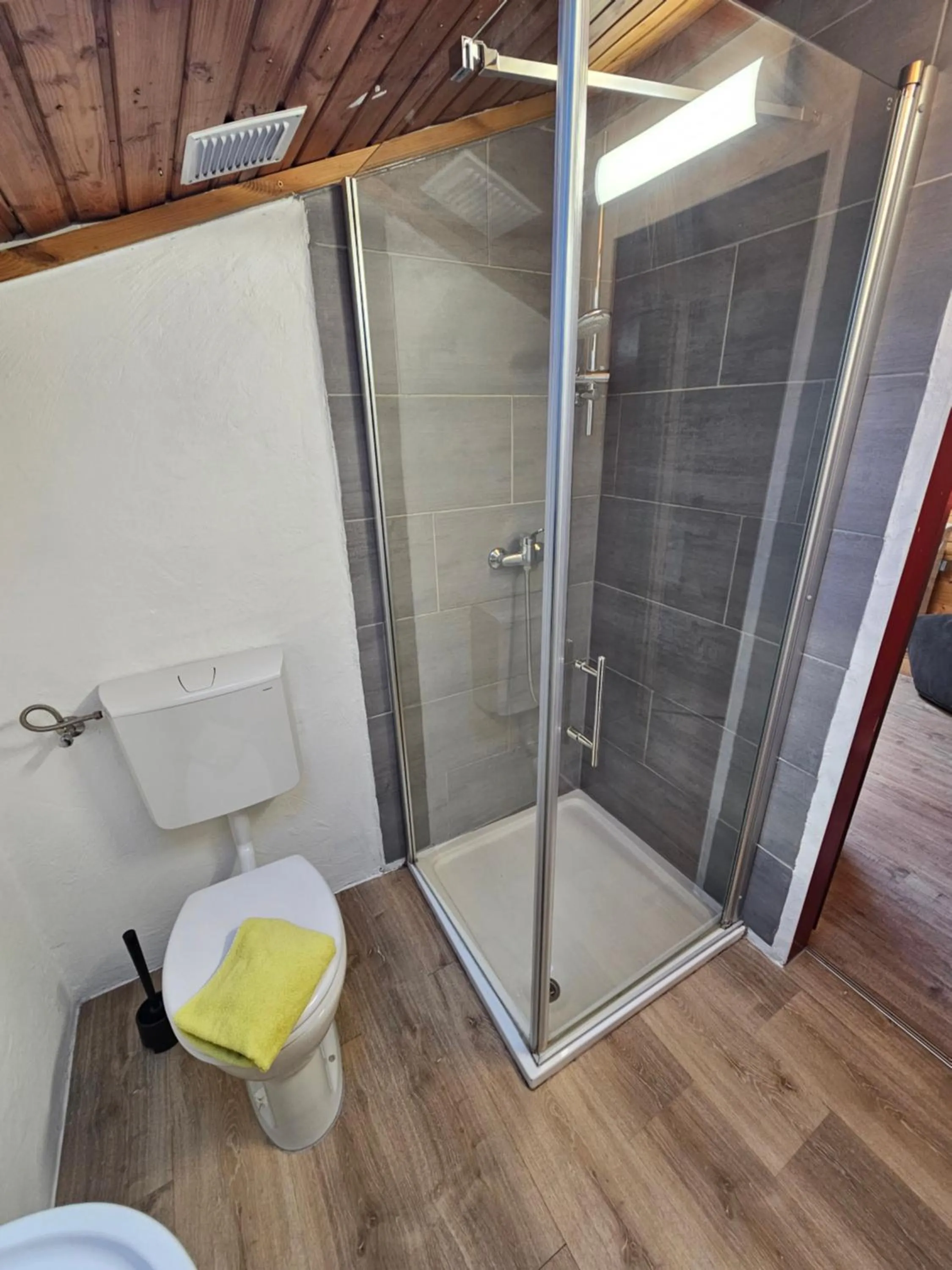 Shower in Karawanken Lodge