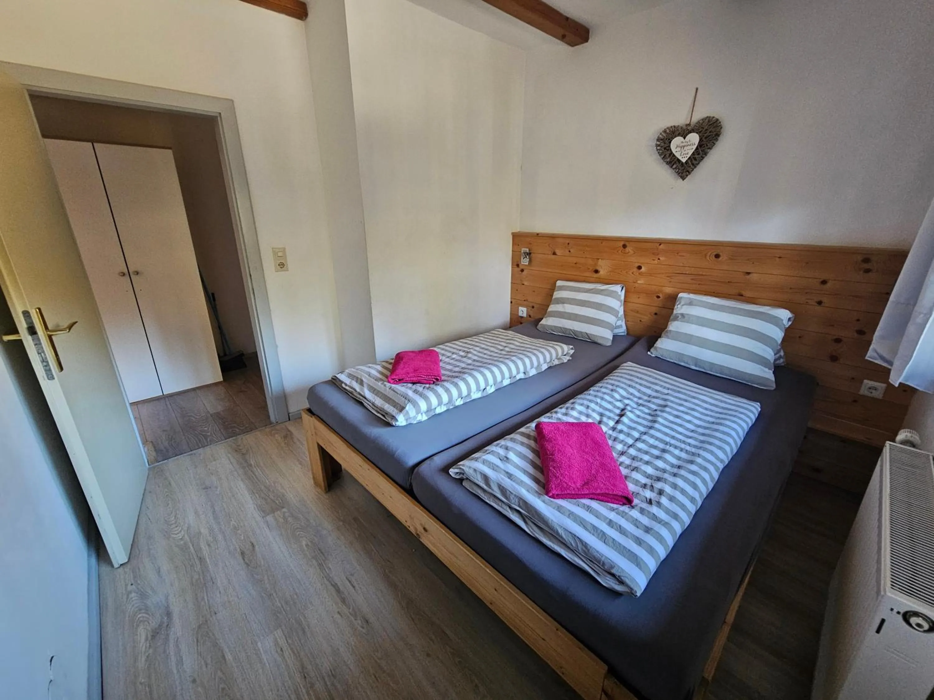 Bedroom, Bed in Karawanken Lodge