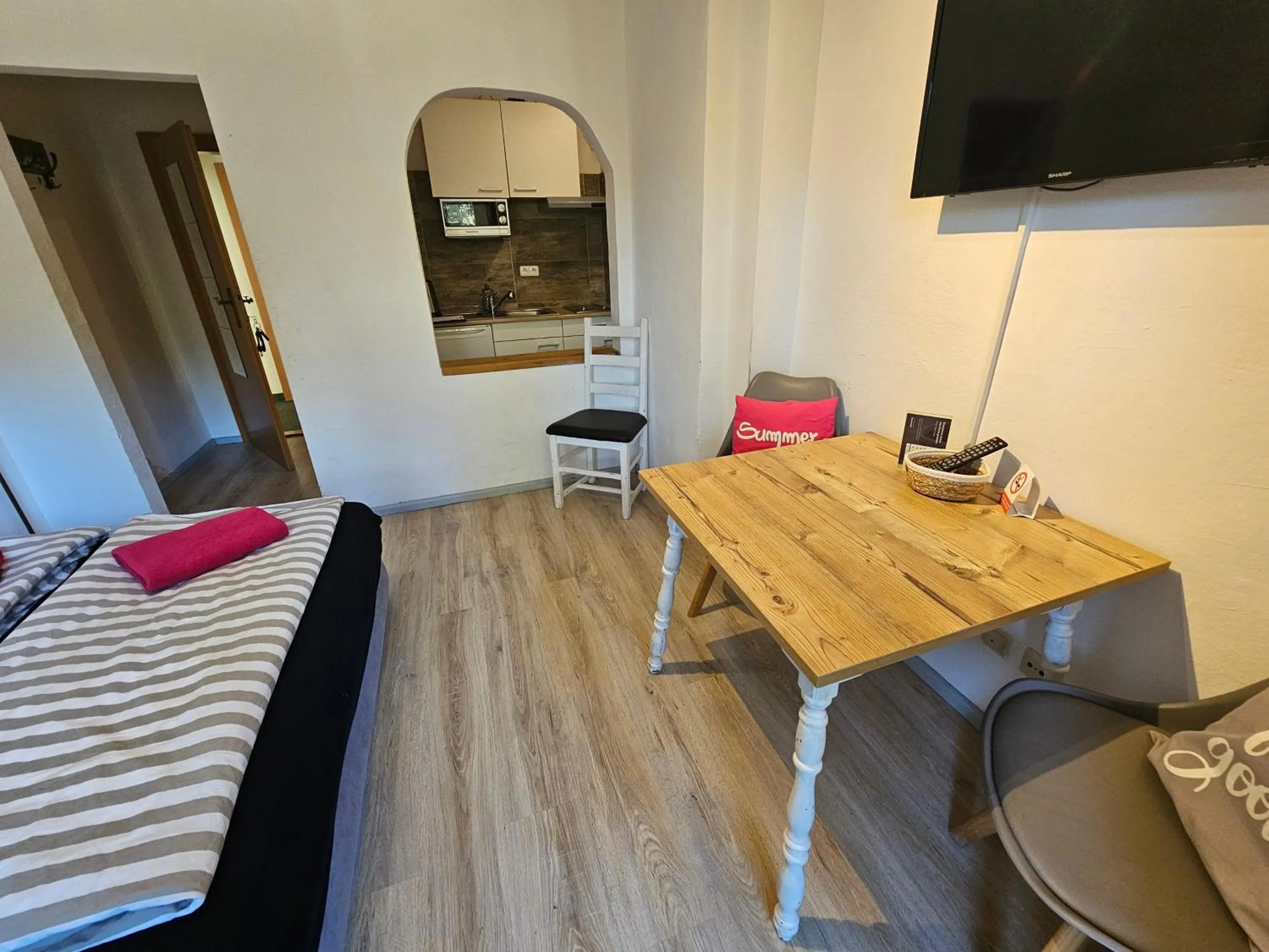 Living room, Bed in Karawanken Lodge