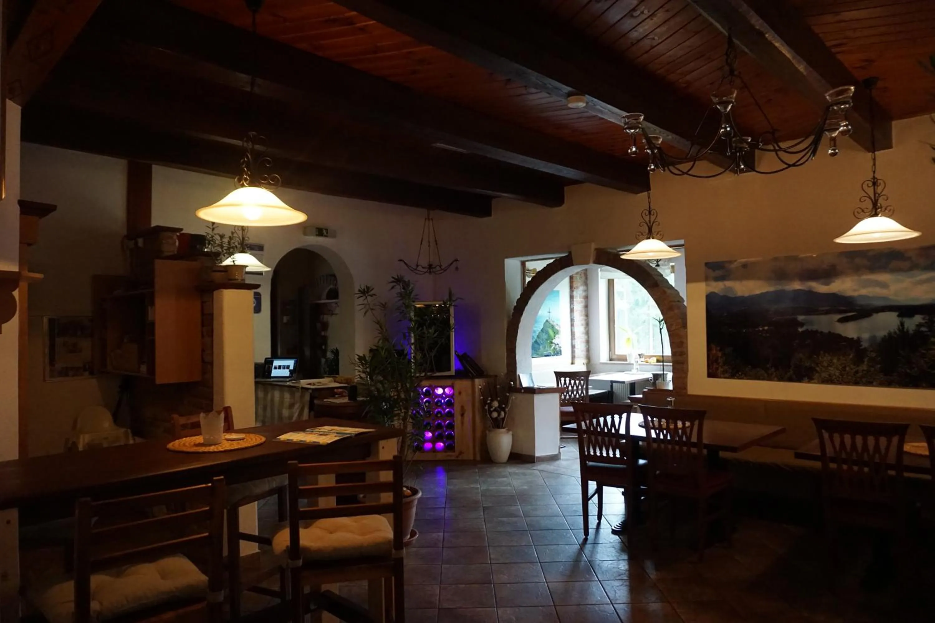 Restaurant/places to eat in Karawanken Lodge