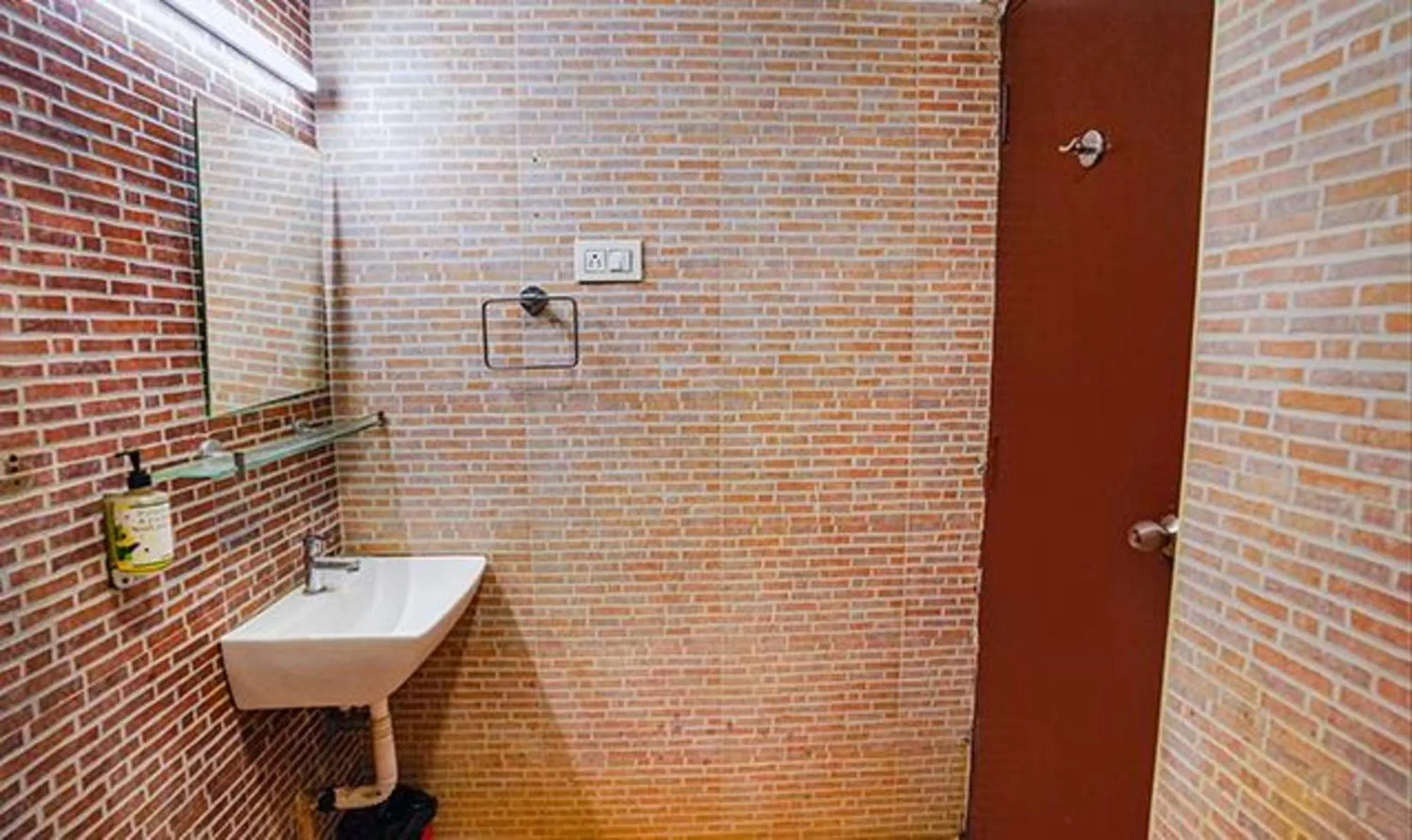Bathroom in FabHotel Earth - Nr Guindy Industrial Estate