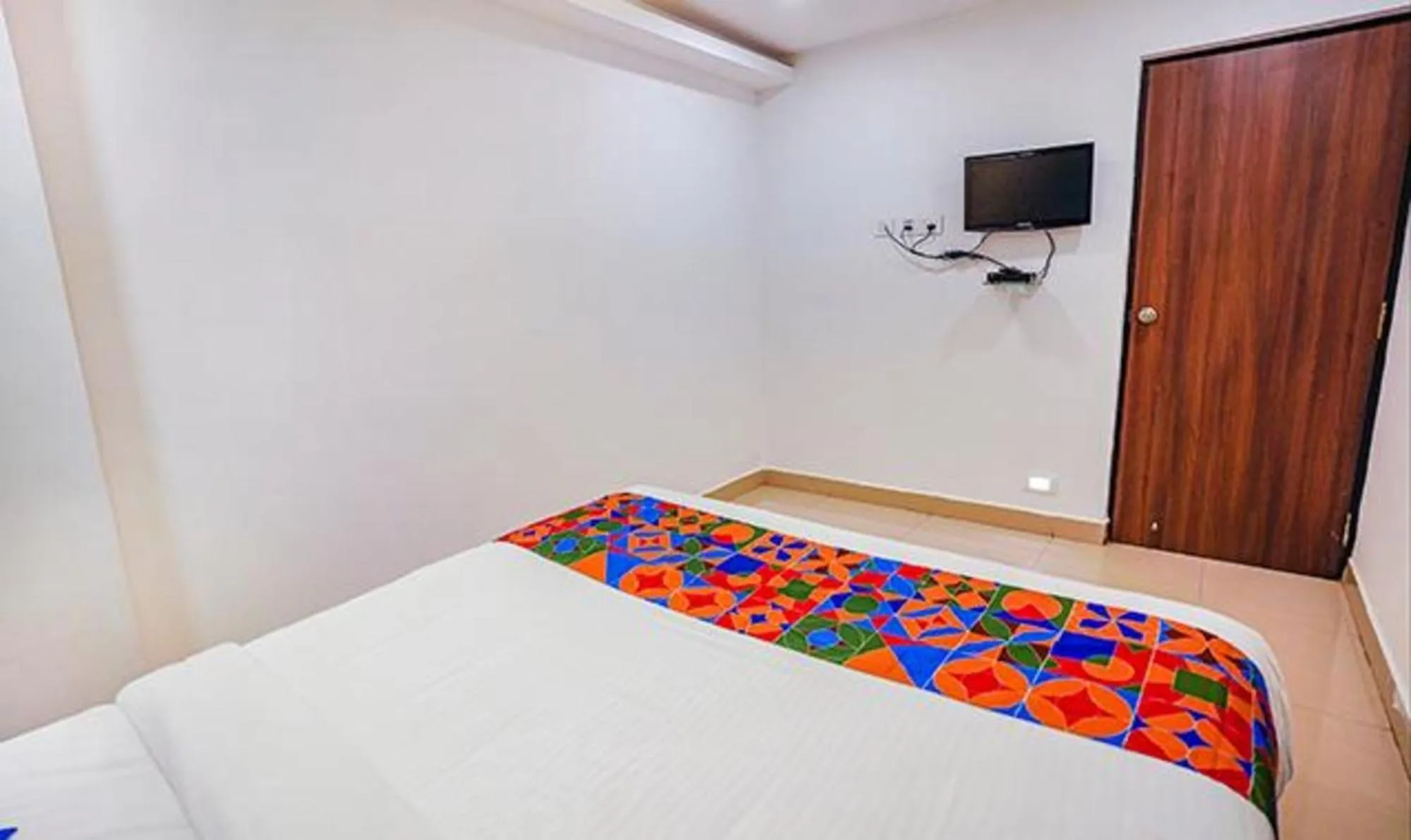 Bed in FabHotel Earth - Nr Guindy Industrial Estate