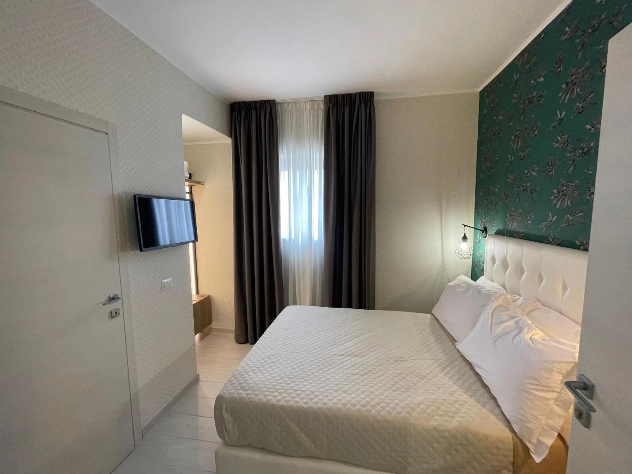 Photo of the whole room, Bed in Castrichella Boutique Hotel Rome Airport