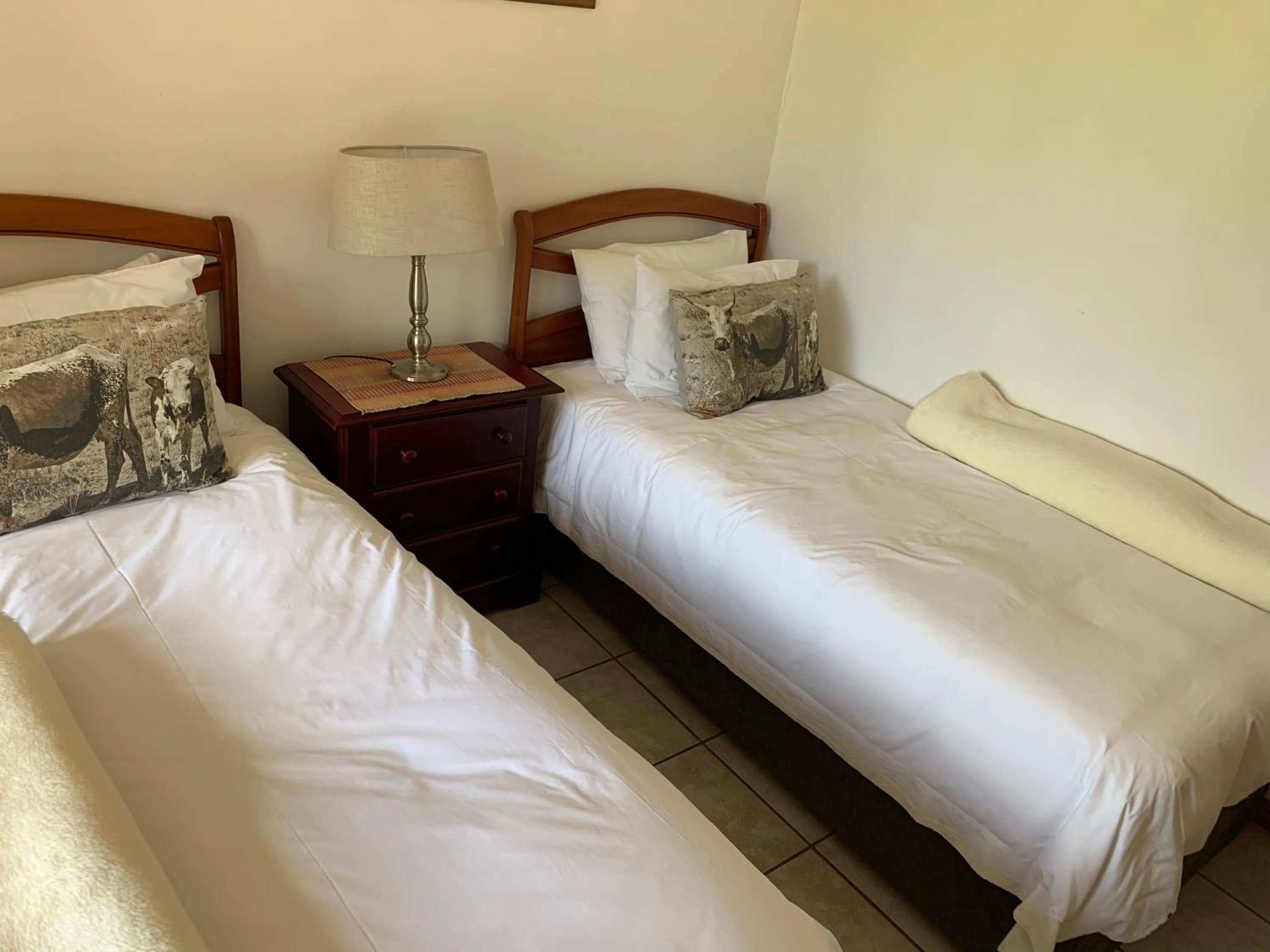 Bedroom, Bed in Mountain Dew Guest House