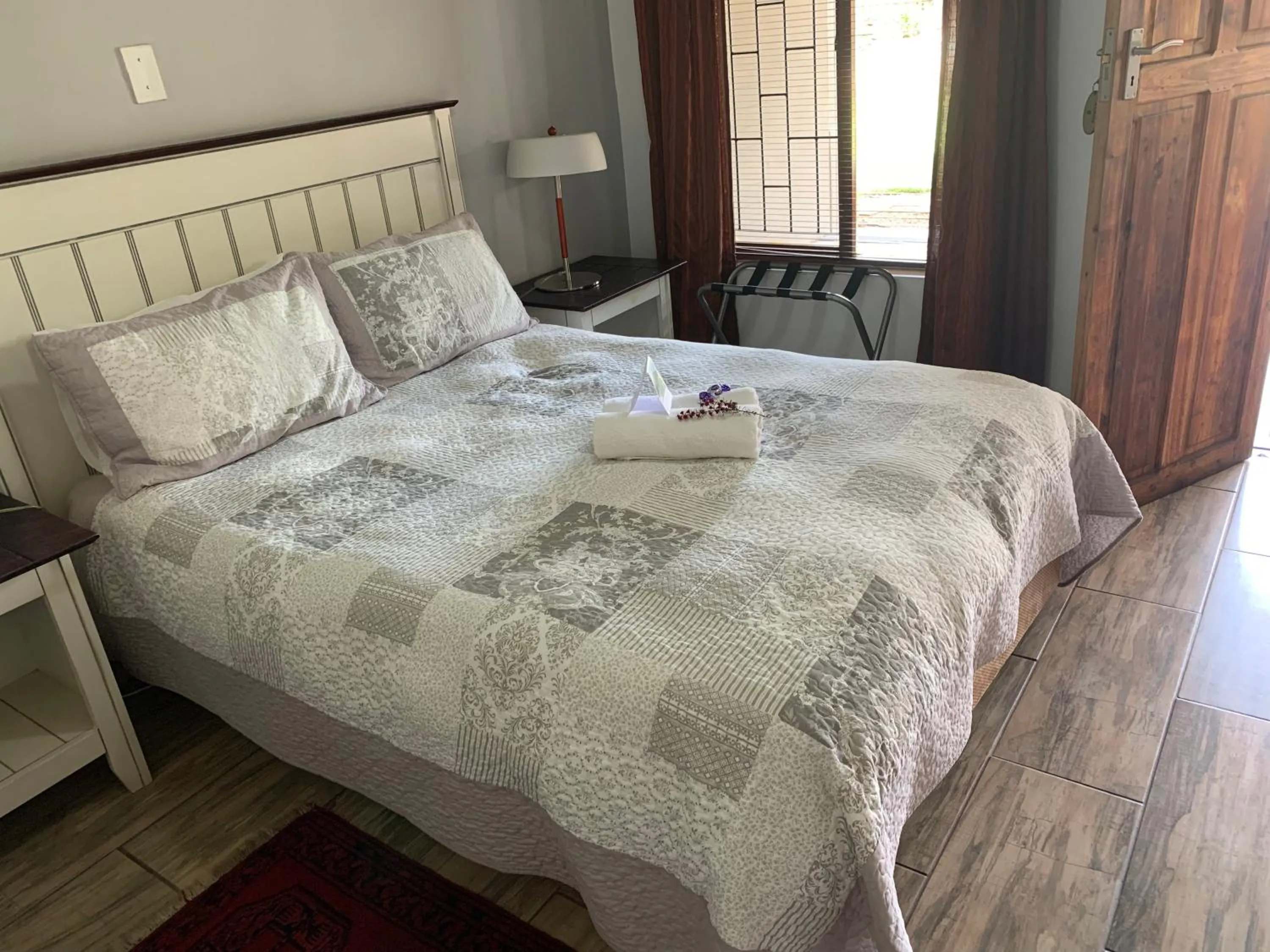 Photo of the whole room, Bed in Mountain Dew Guest House