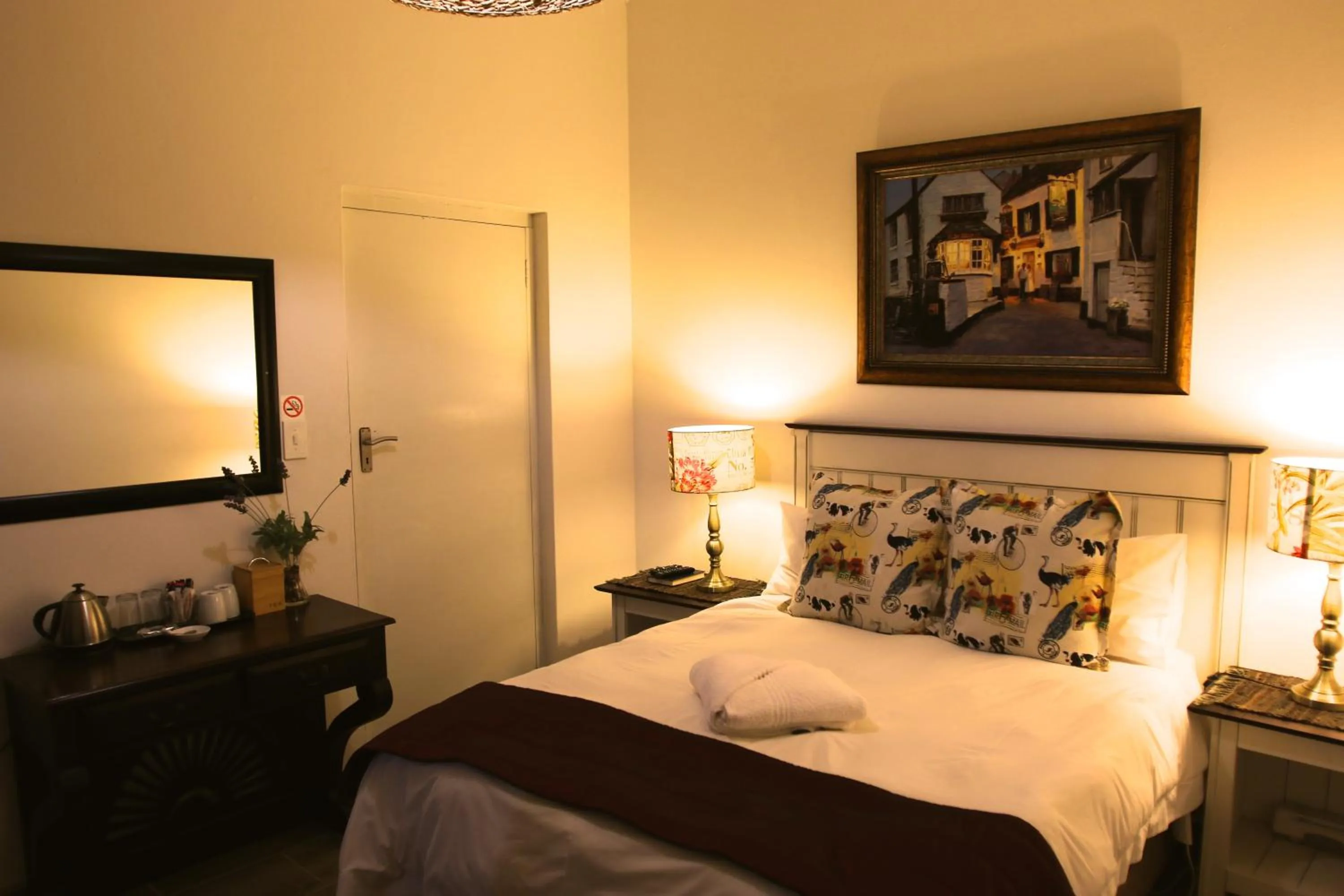 Photo of the whole room, Bed in Mountain Dew Guest House