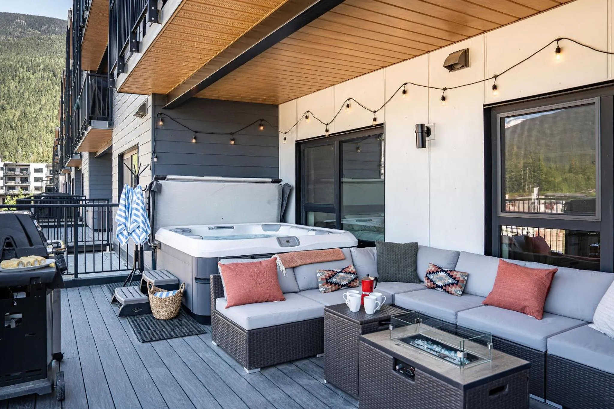 Huckin' Harry's by Revelstoke Vacations