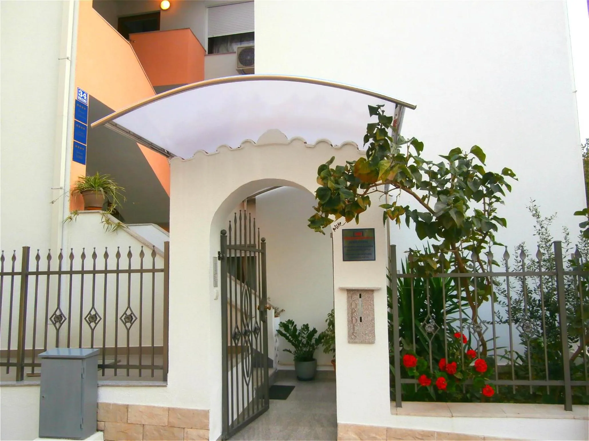 Facade/entrance in Apartments Cordis