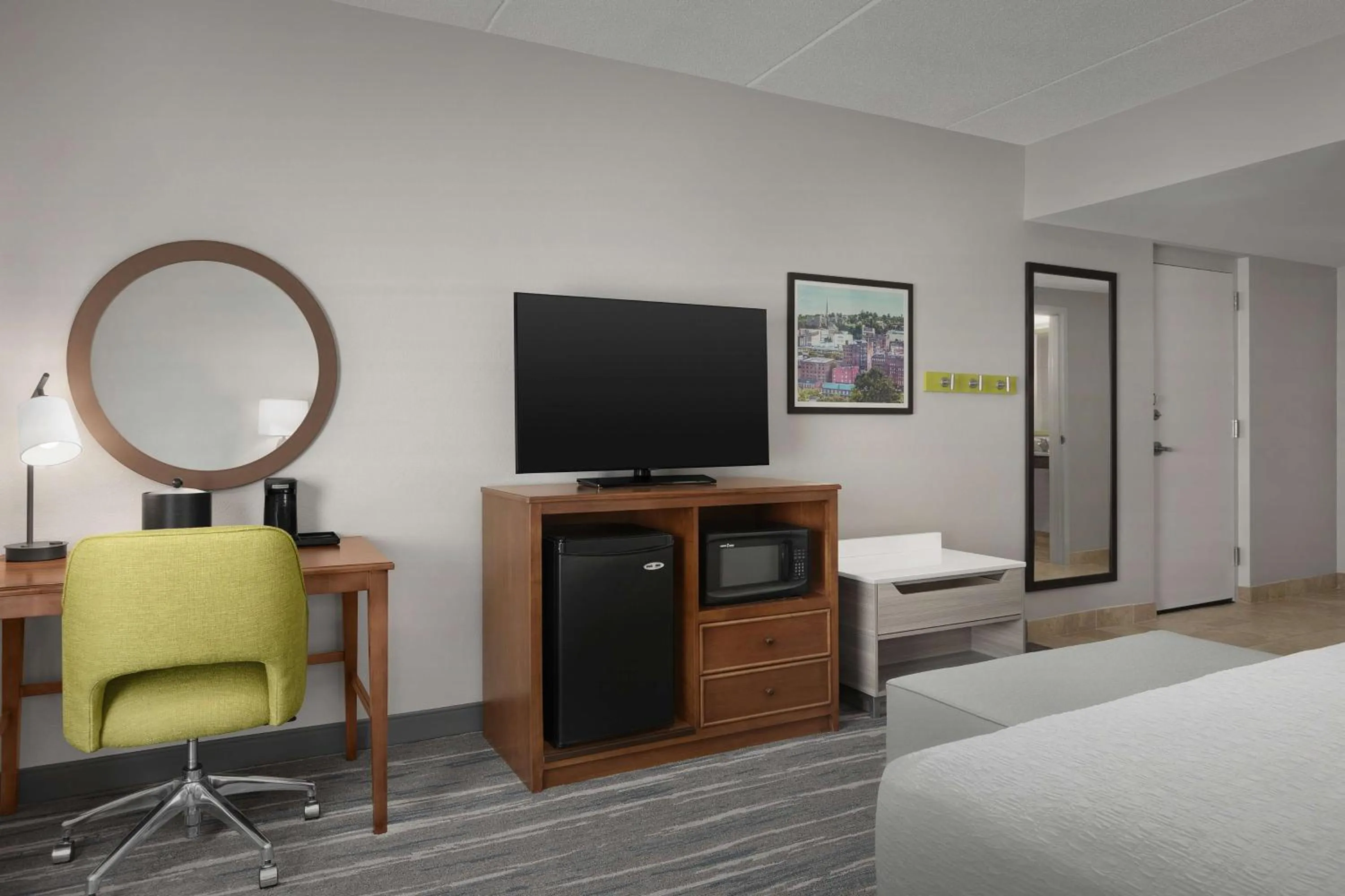 Bedroom, Bed in Hampton Inn and Suites Lynchburg