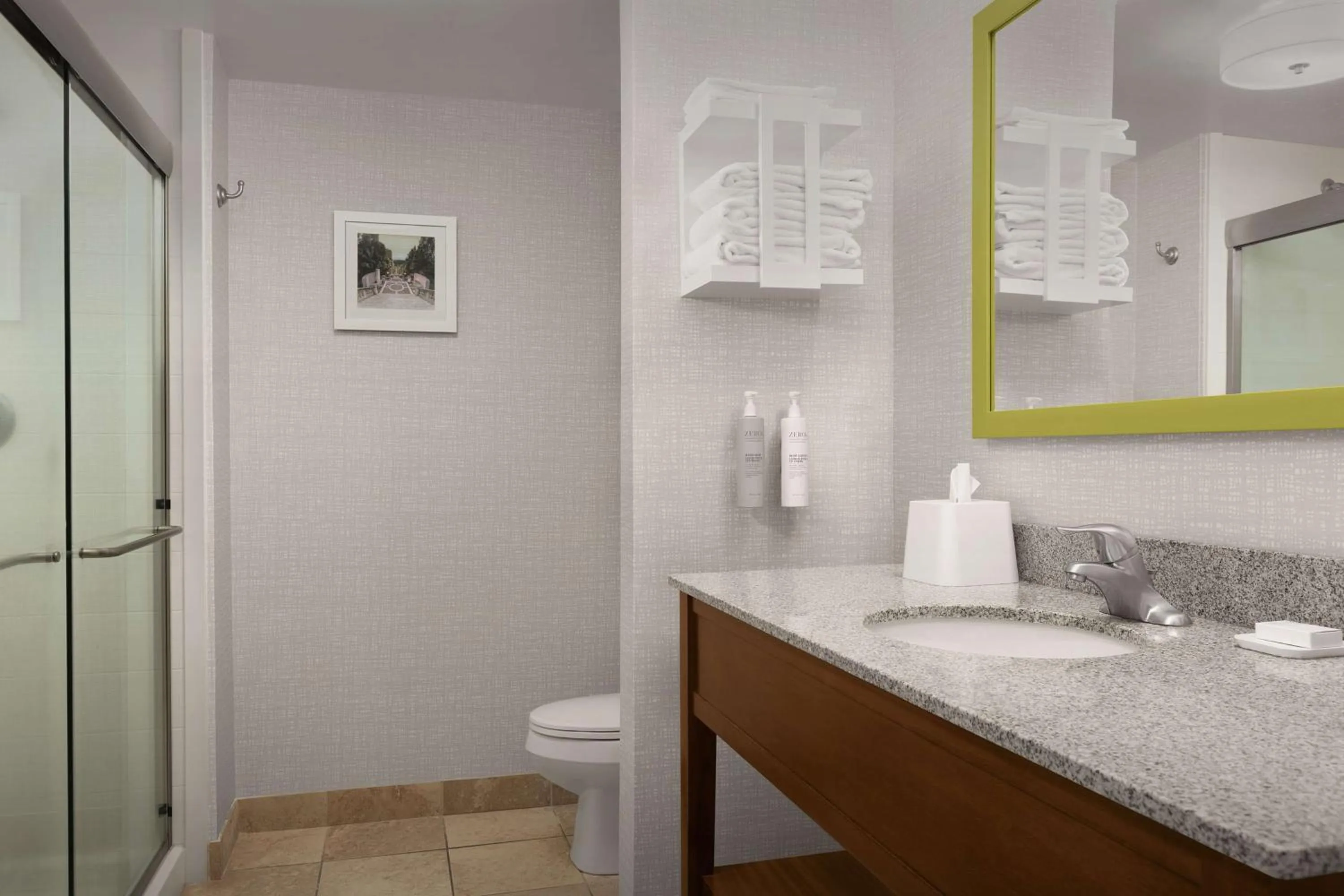 Bathroom in Hampton Inn and Suites Lynchburg