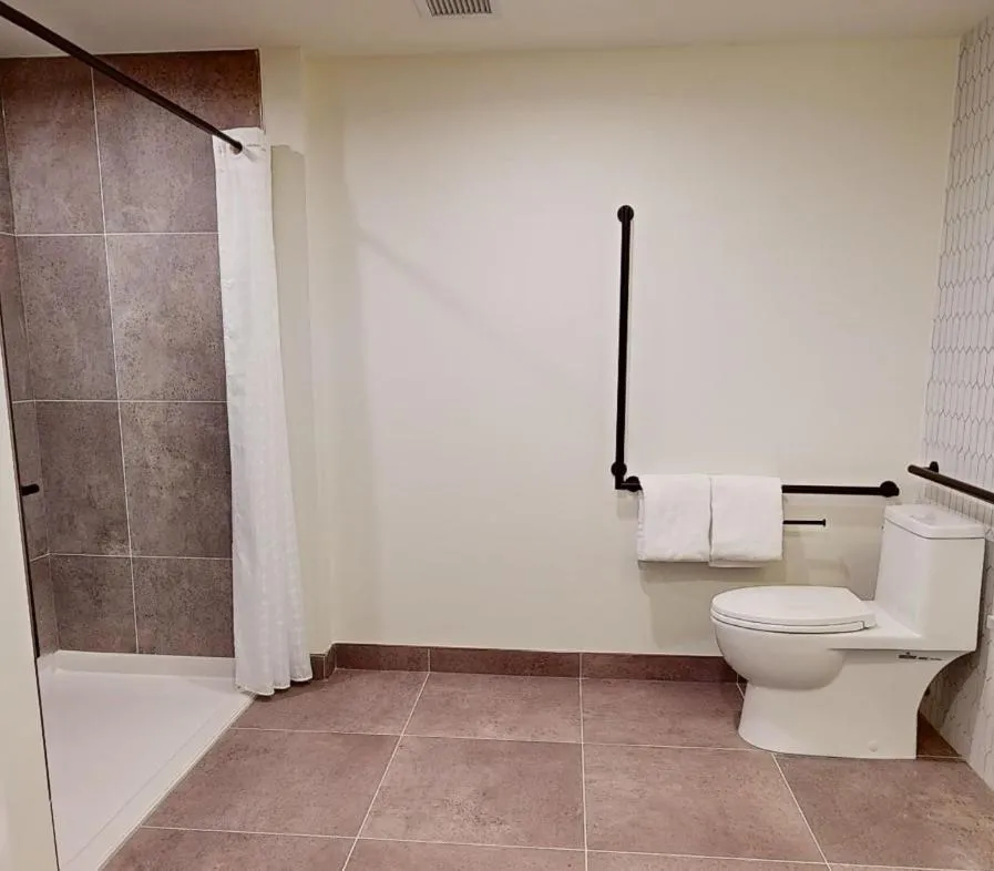 Bathroom in Steveston Waterfront Hotel