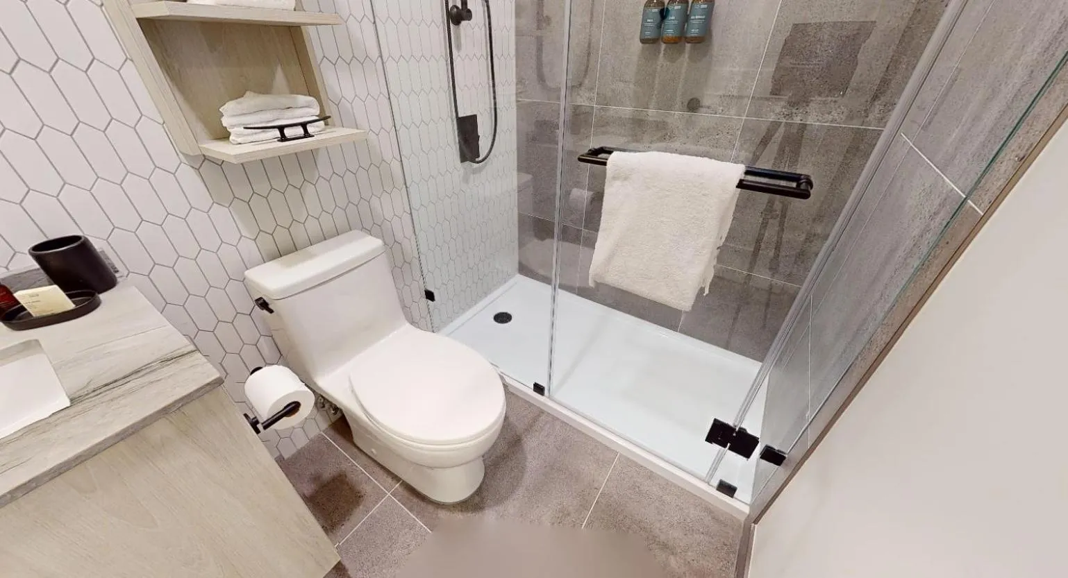 Bathroom in Steveston Waterfront Hotel