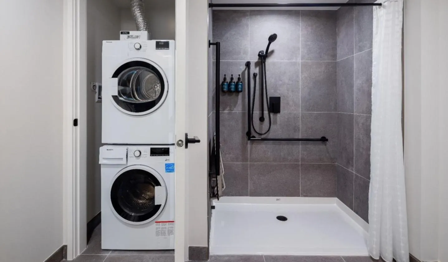 Bathroom in Steveston Waterfront Hotel