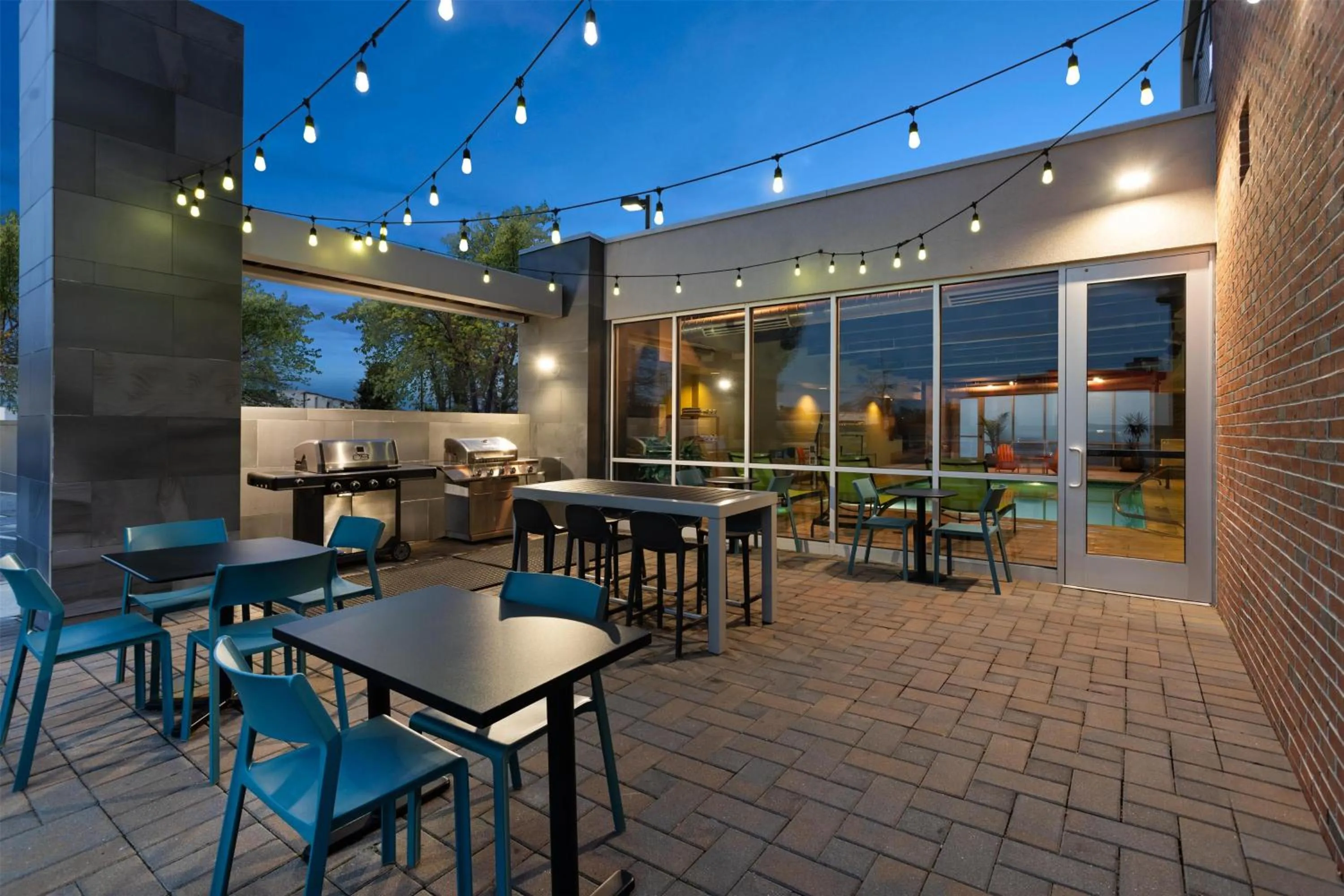 Dining area in Home2 Suites Dover