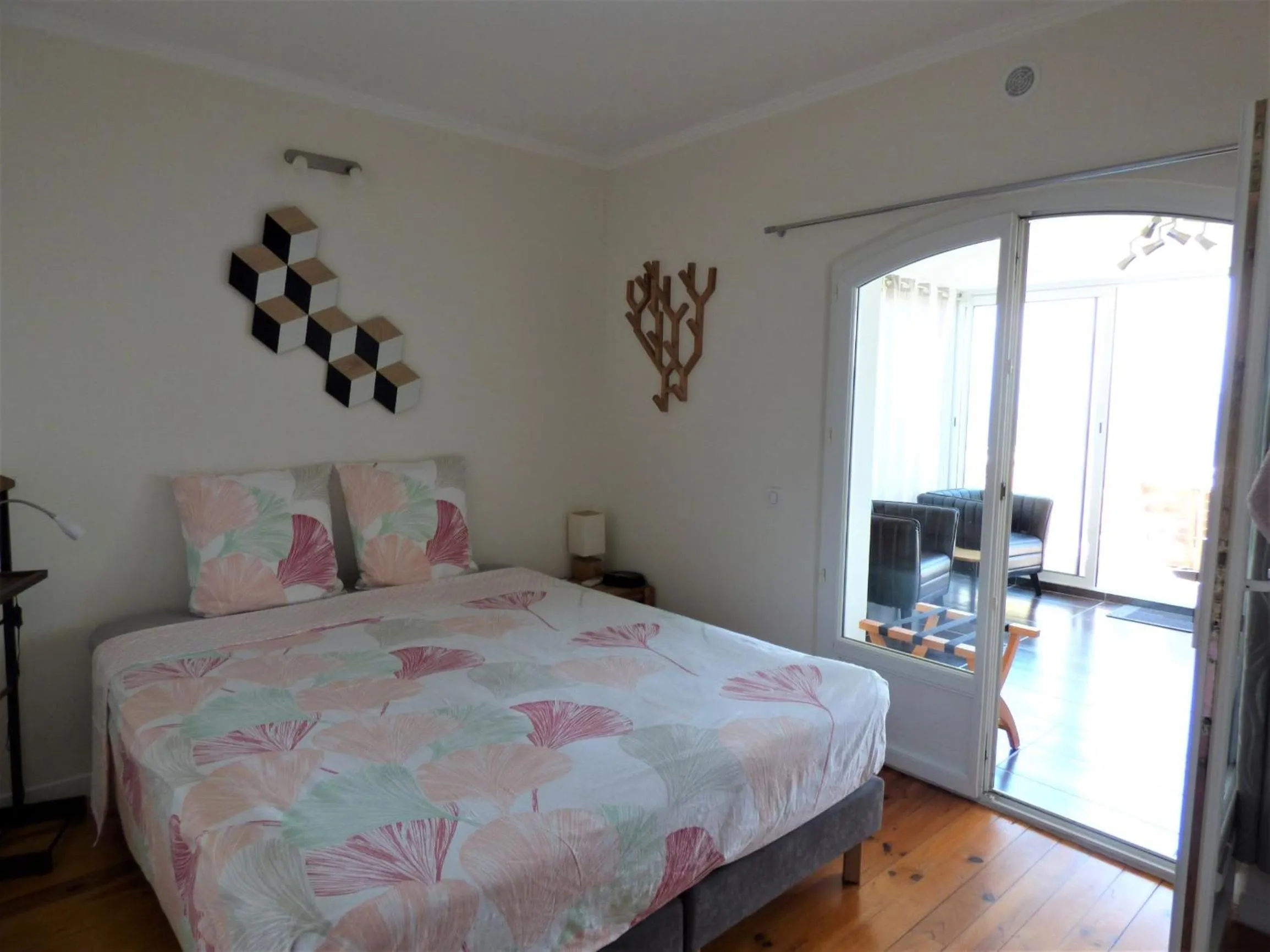 Bed in Chambre d'Hôtes avec kitchenette Vue Mer et montagnes L'Estérel Panoramique