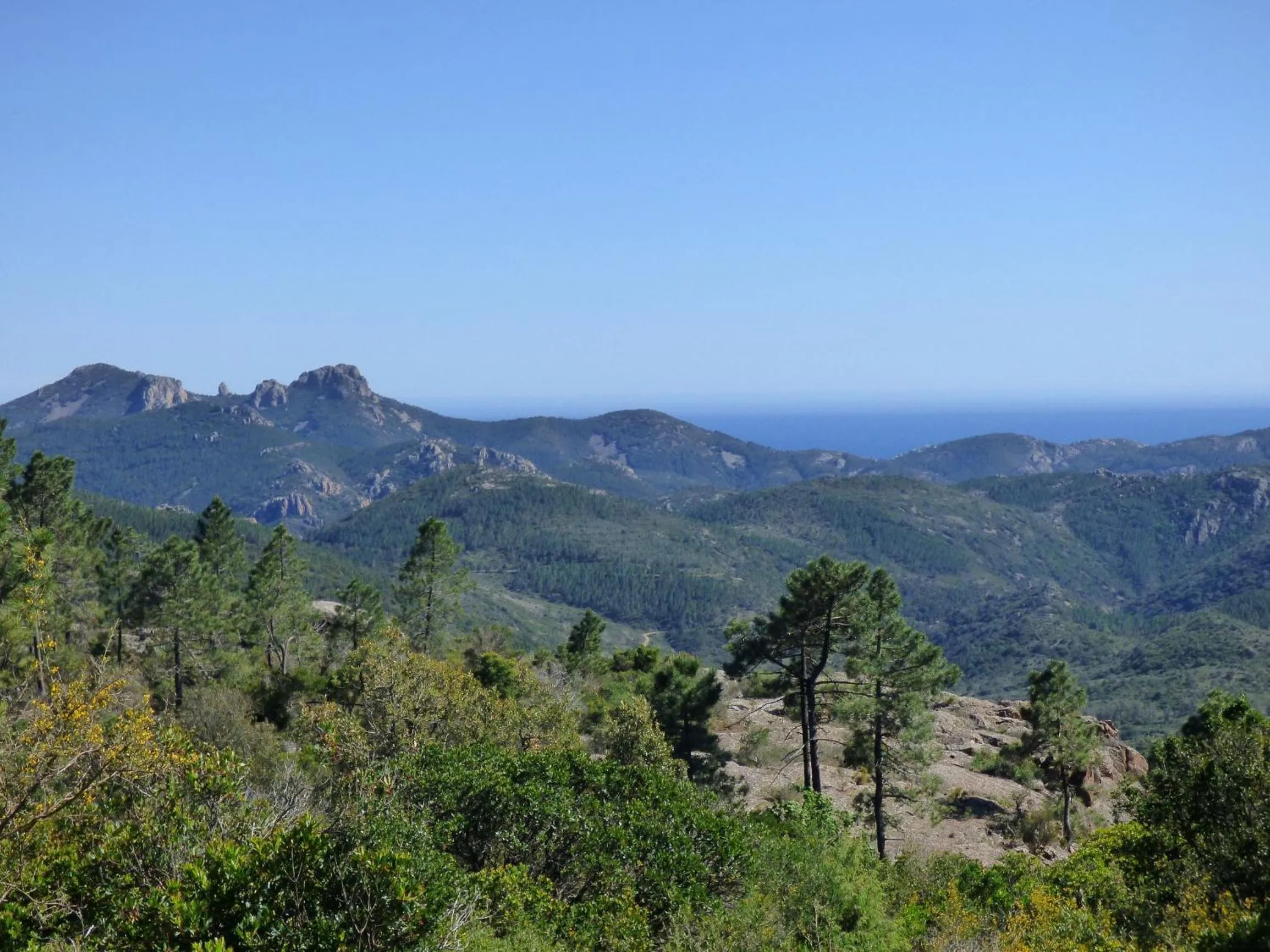 Natural landscape in Chambre d'Hôtes avec kitchenette Vue Mer et montagnes L'Estérel Panoramique