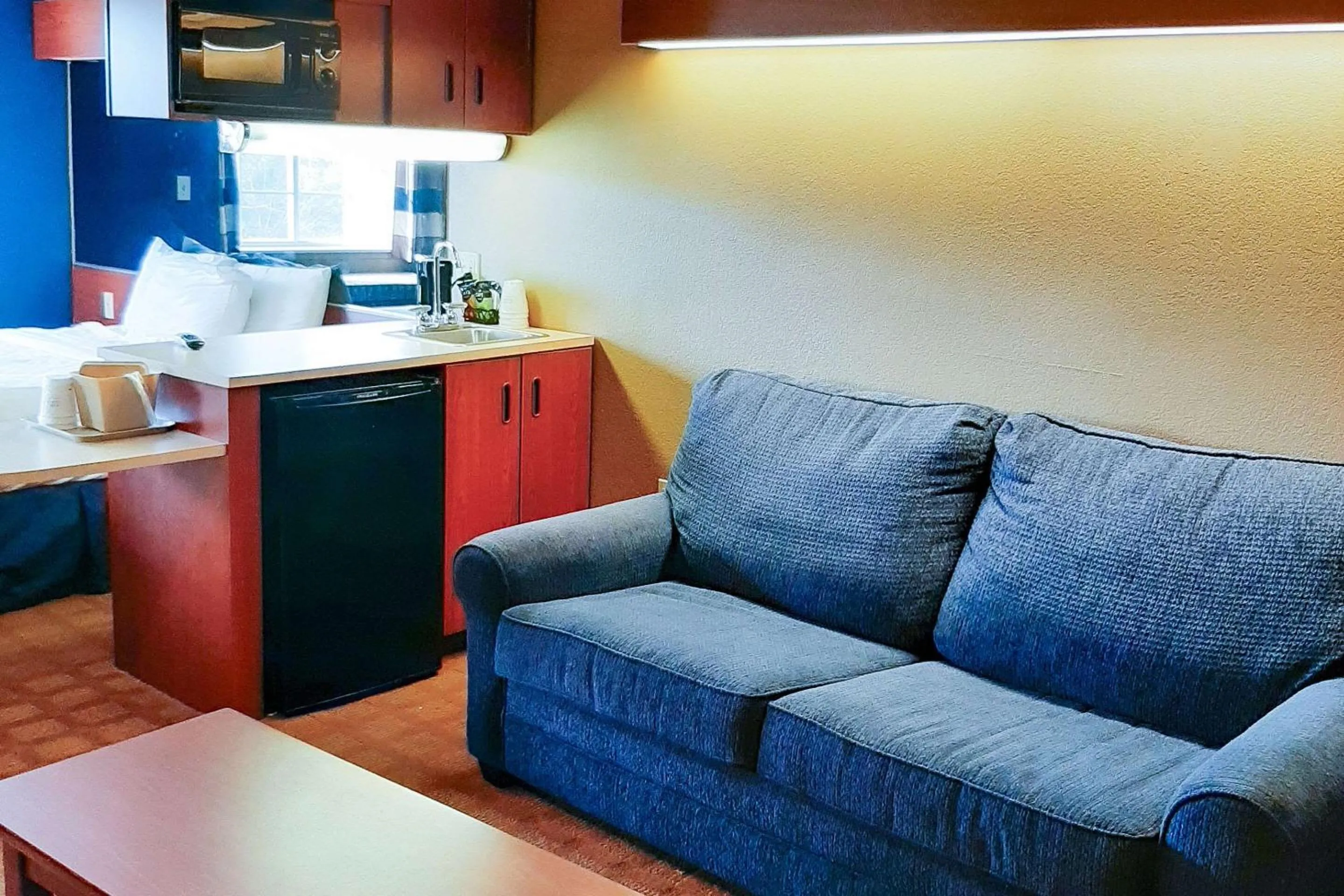 Bedroom in Starkville Inn & Suites