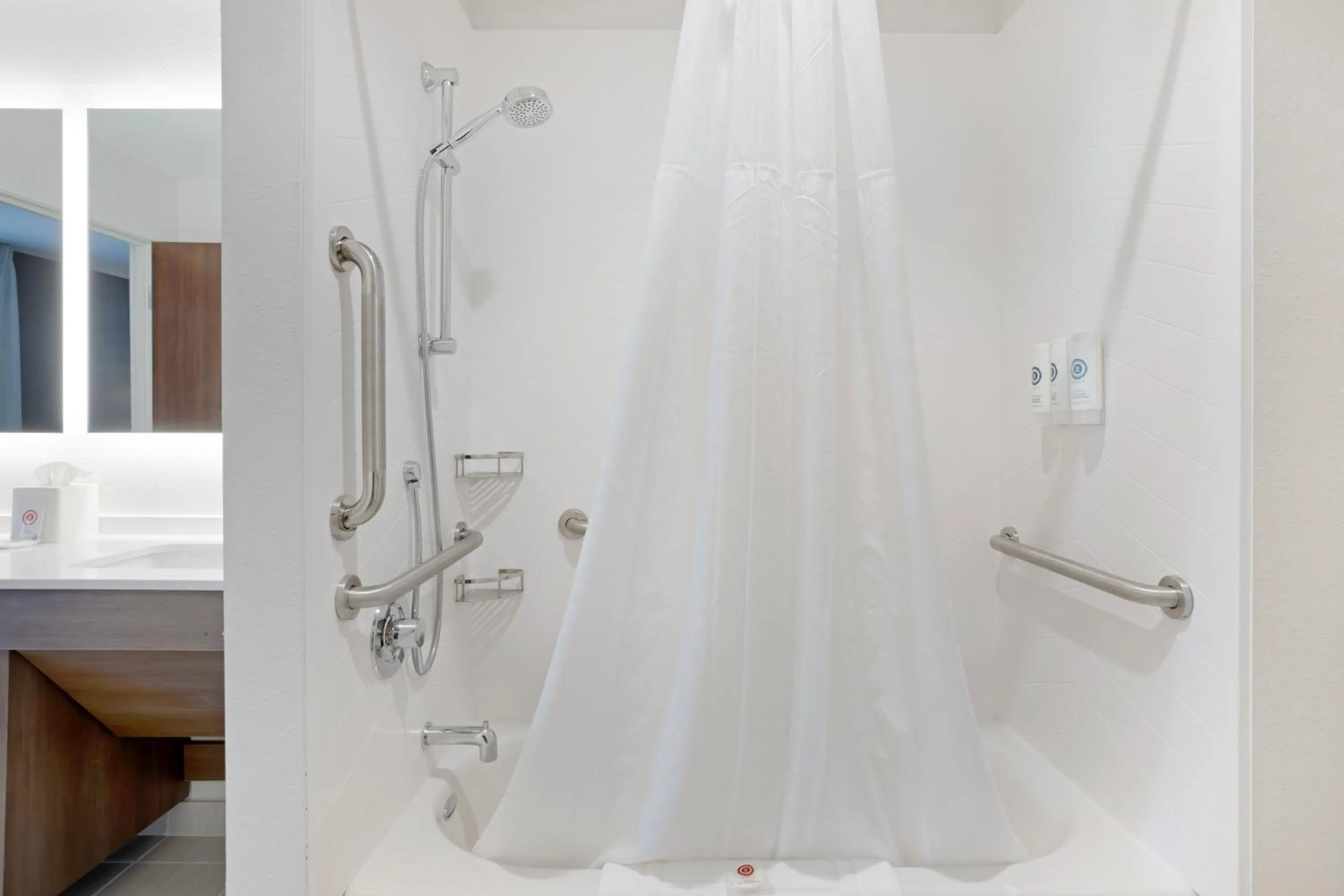 Bathroom in Comfort Inn & Suites Mountain Grove US-60