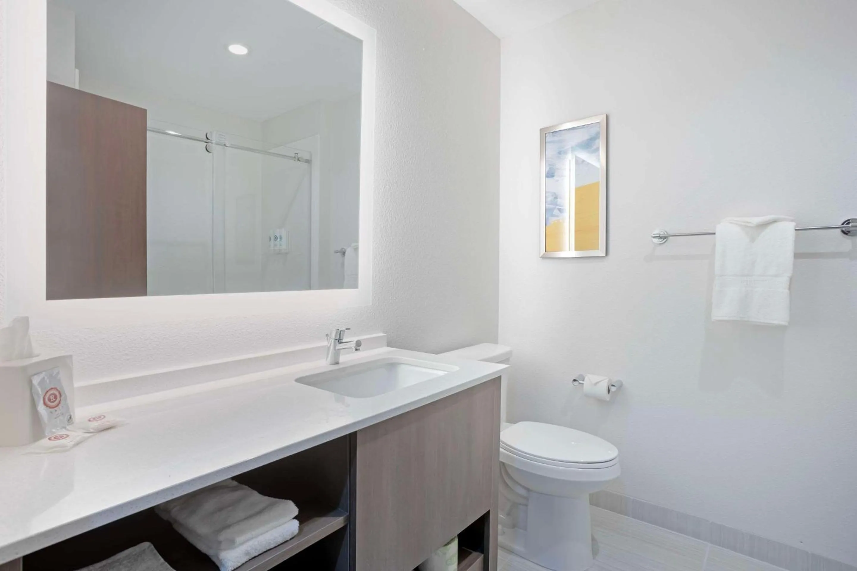 Bedroom in Comfort Inn & Suites Mountain Grove US-60