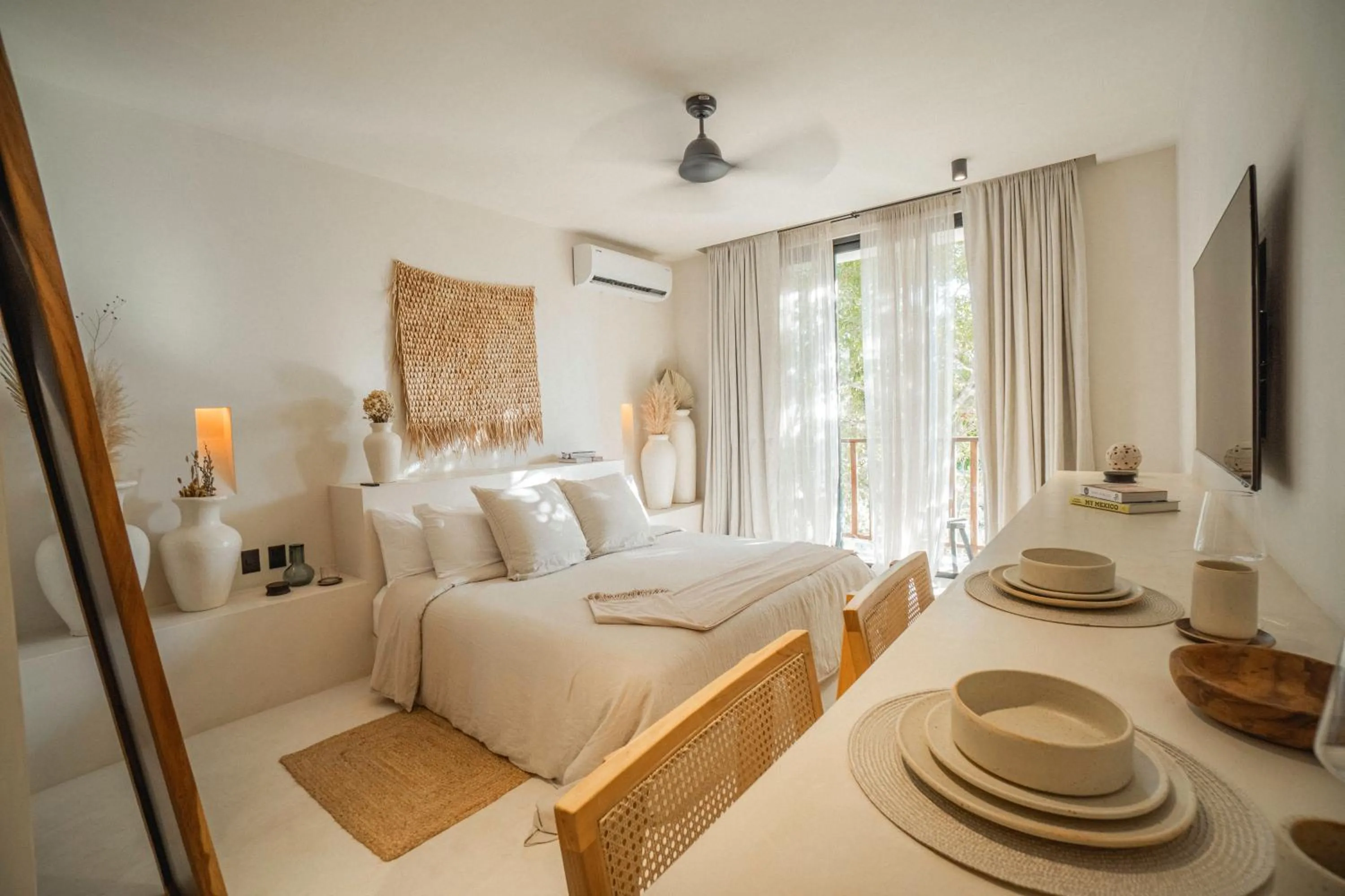 Dining area, Bed in Nãmas Tulum