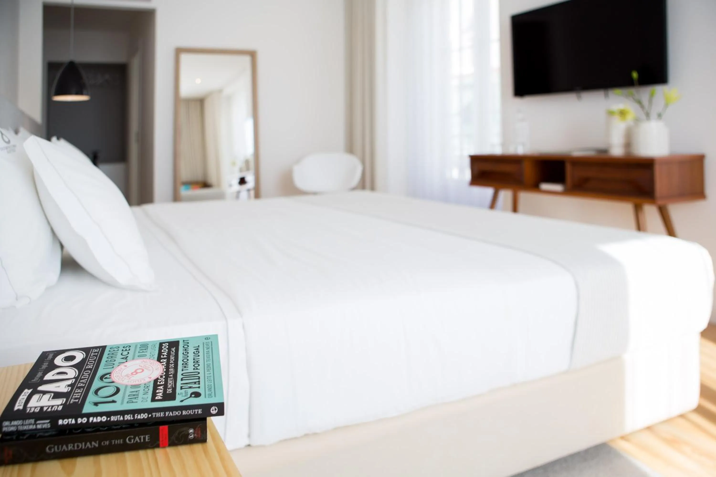 Bed in The 8 - Downtown Suites