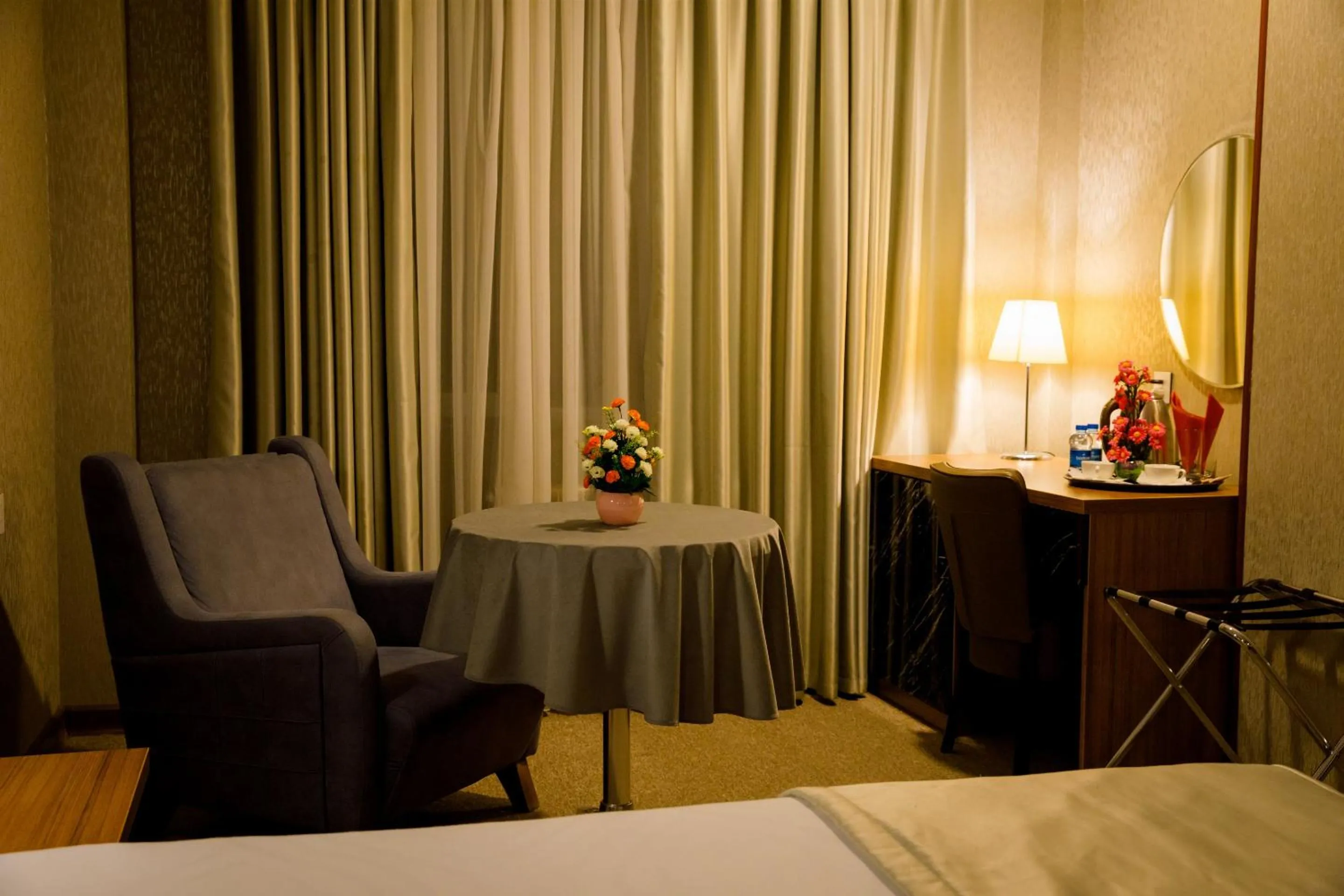 Living room, Bed in Royal Sapphire Baku