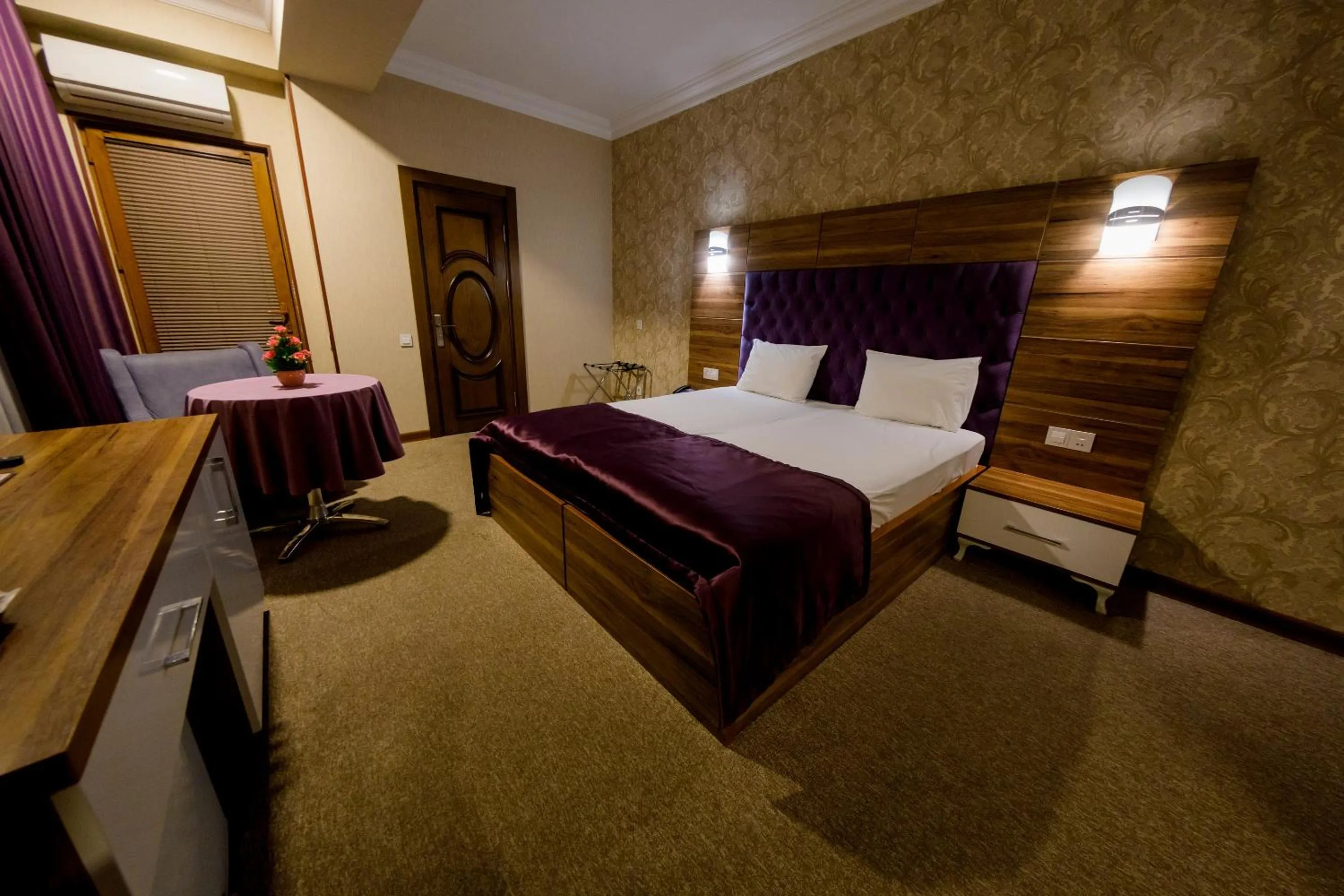 Photo of the whole room, Bed in Royal Sapphire Baku