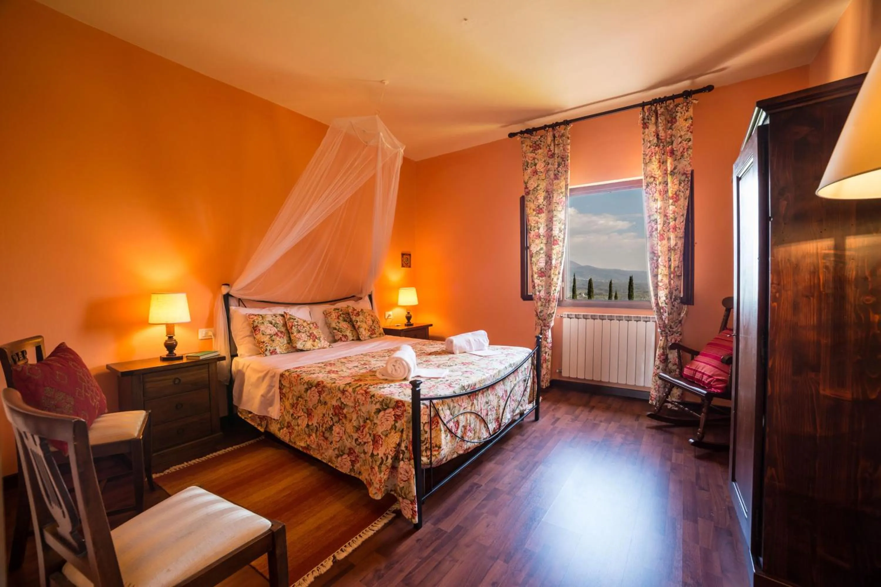 Bed in Fattoria Pagnana Suites & Pool