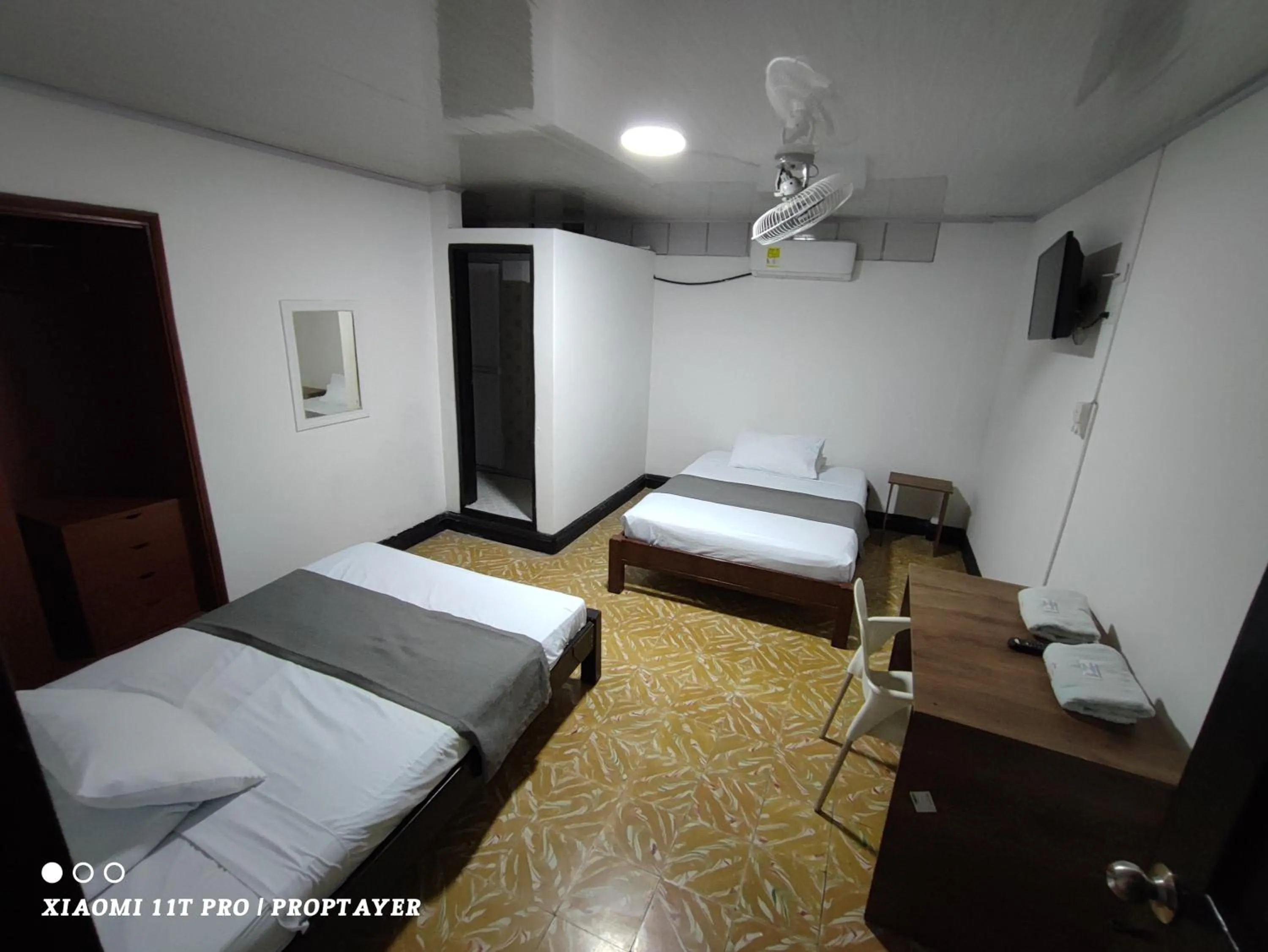 Bed in Hotel Sion Real