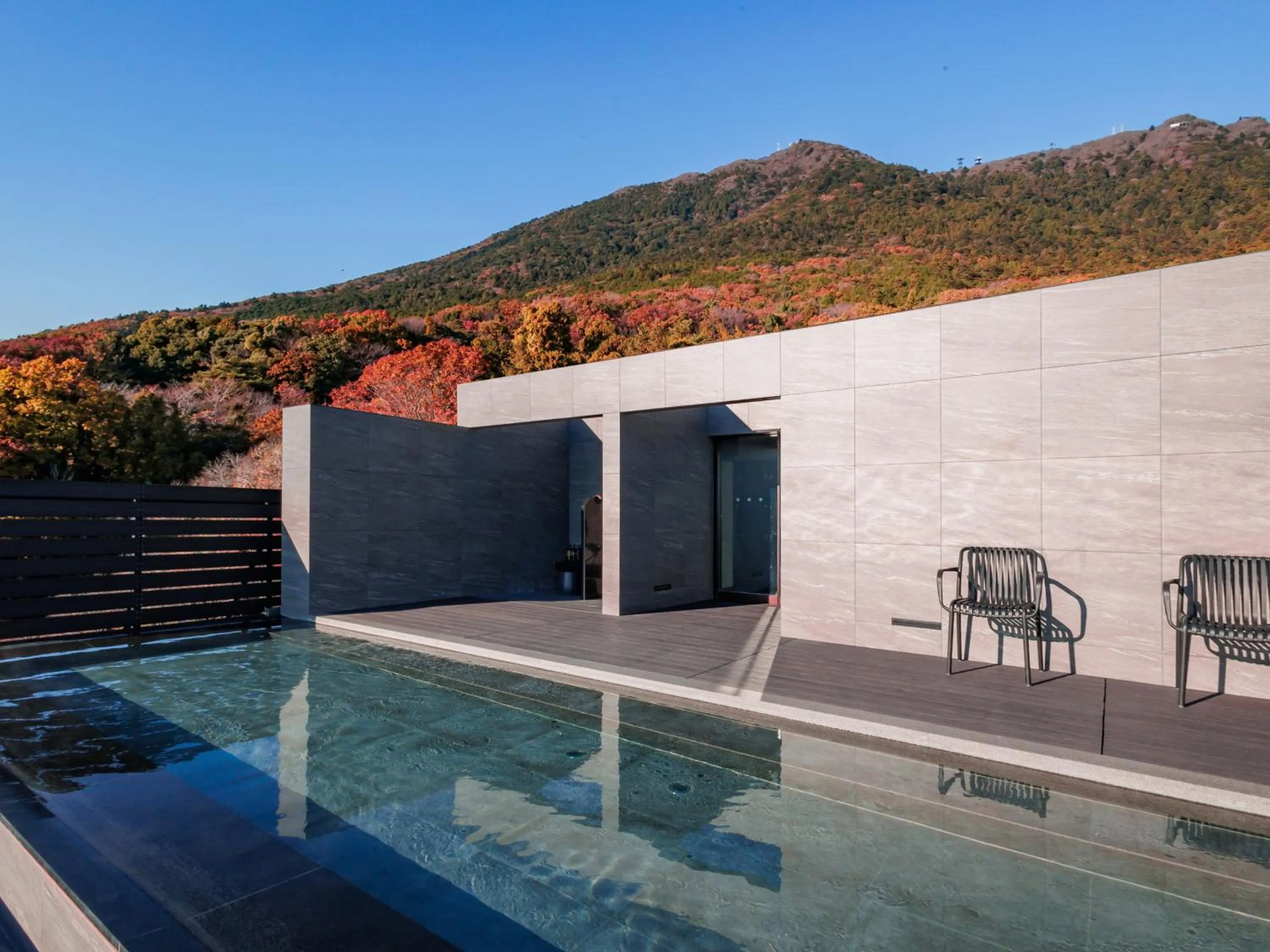 Open Air Bath in Kamenoi Hotel Tsukubasan