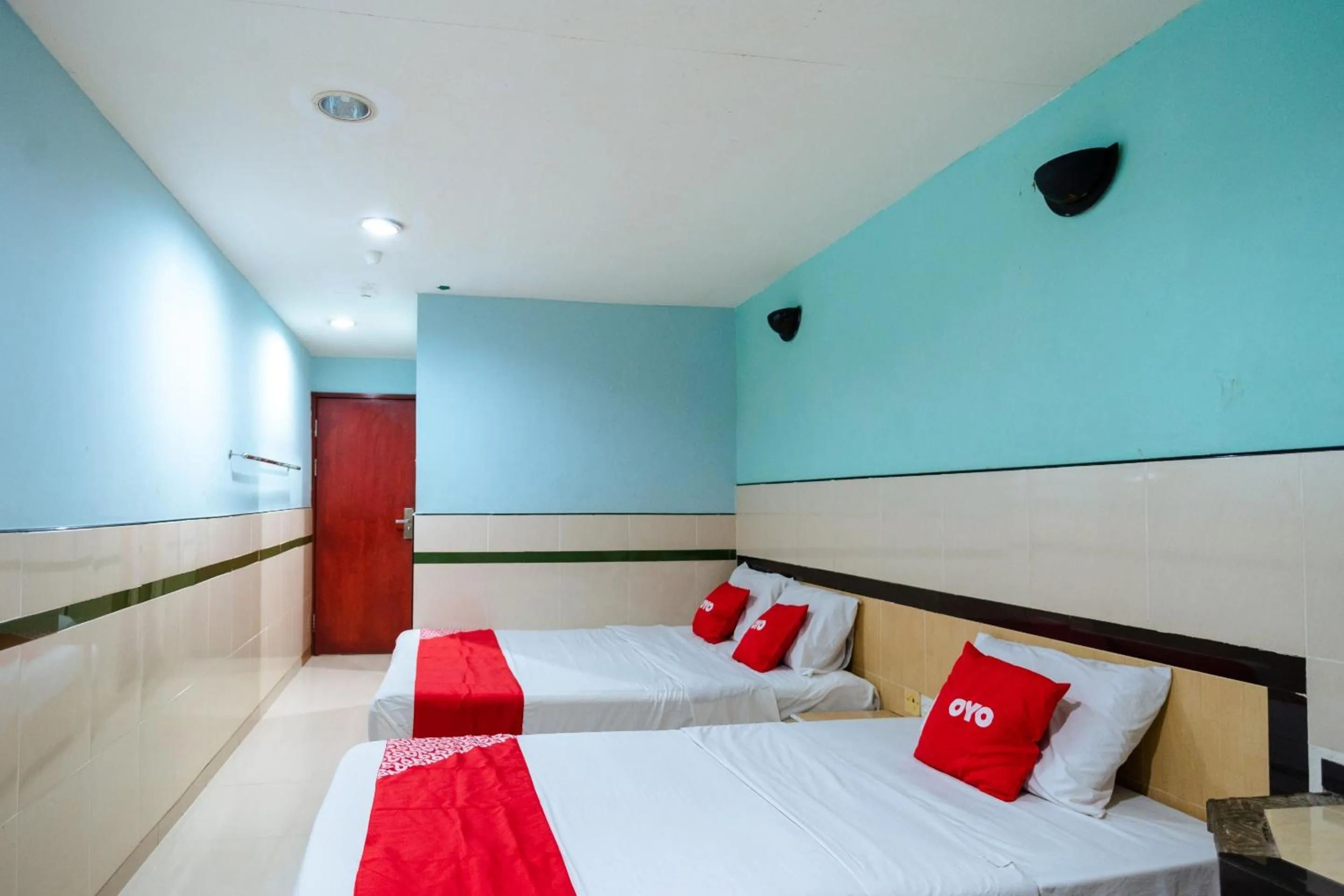 Bedroom, Bed in Hotel O Milion Inn