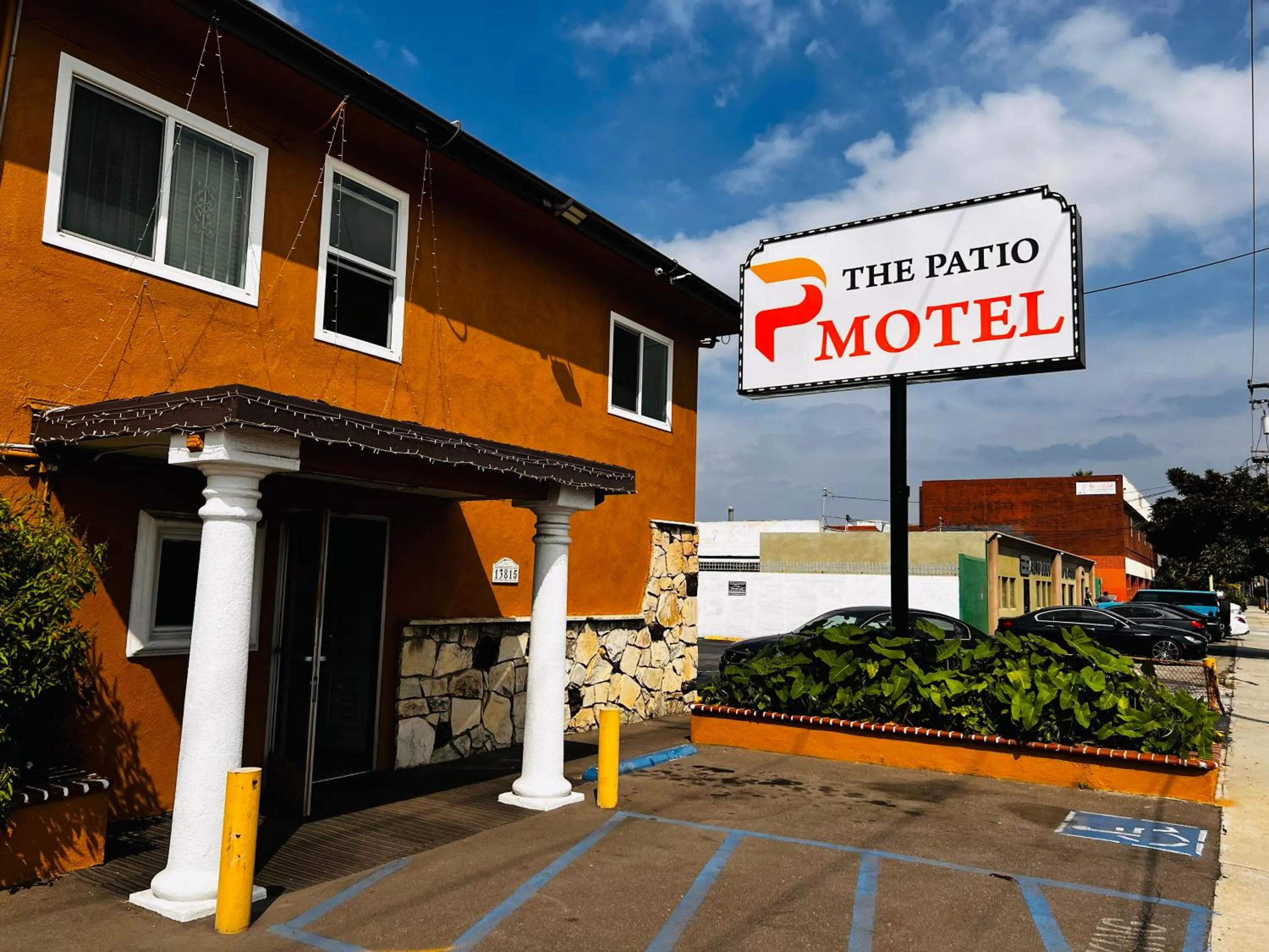 Property building in The Patio Motel - Los Angeles, LAX