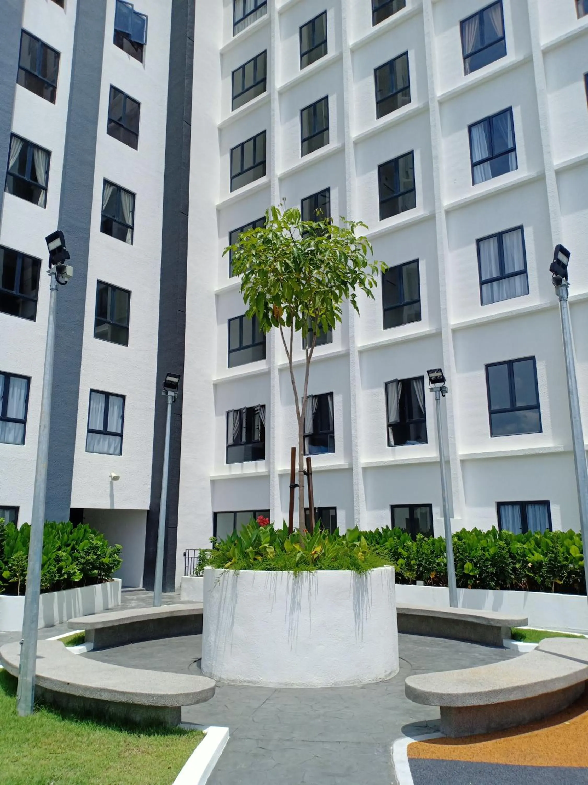 Garden in The Horizon by MyKey