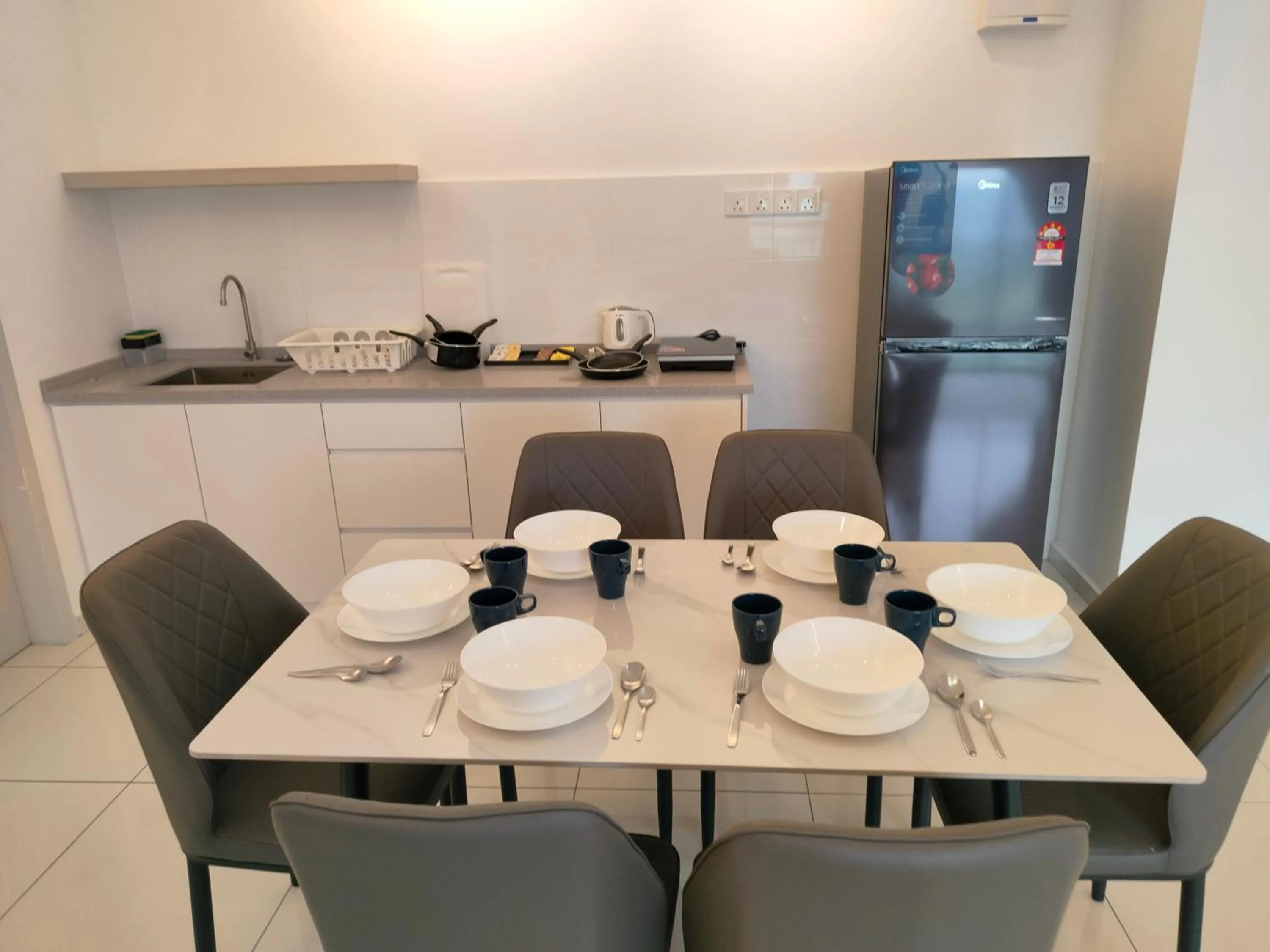 Dining area in The Horizon by MyKey