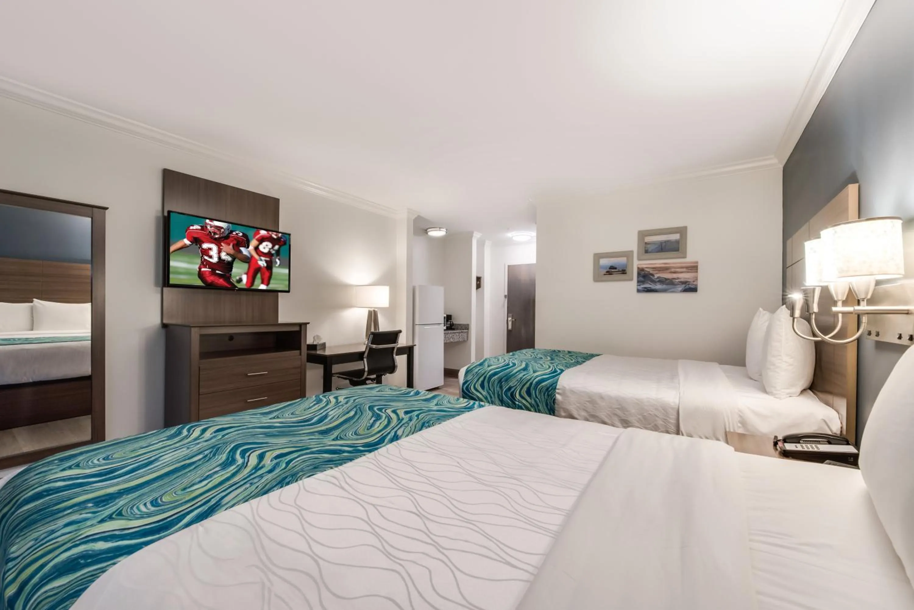 Photo of the whole room in Le Voyageur - a Red Collection Hotel