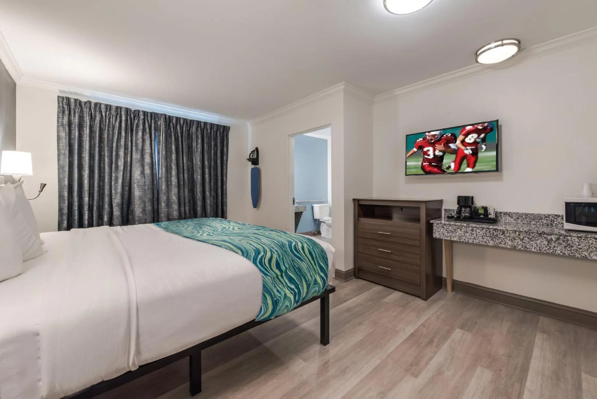 Photo of the whole room in Le Voyageur - a Red Collection Hotel