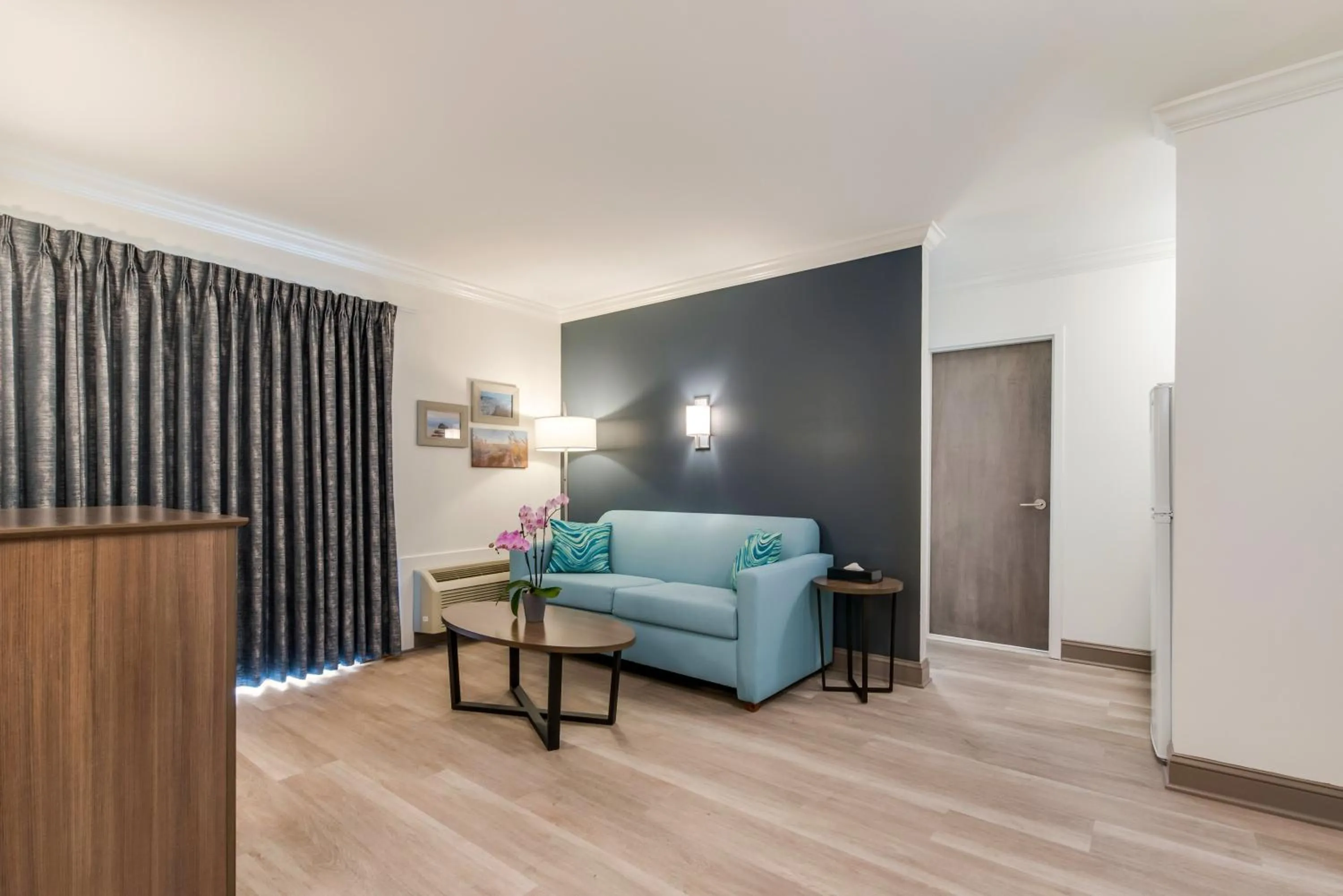 Bedroom in Le Voyageur - a Red Collection Hotel