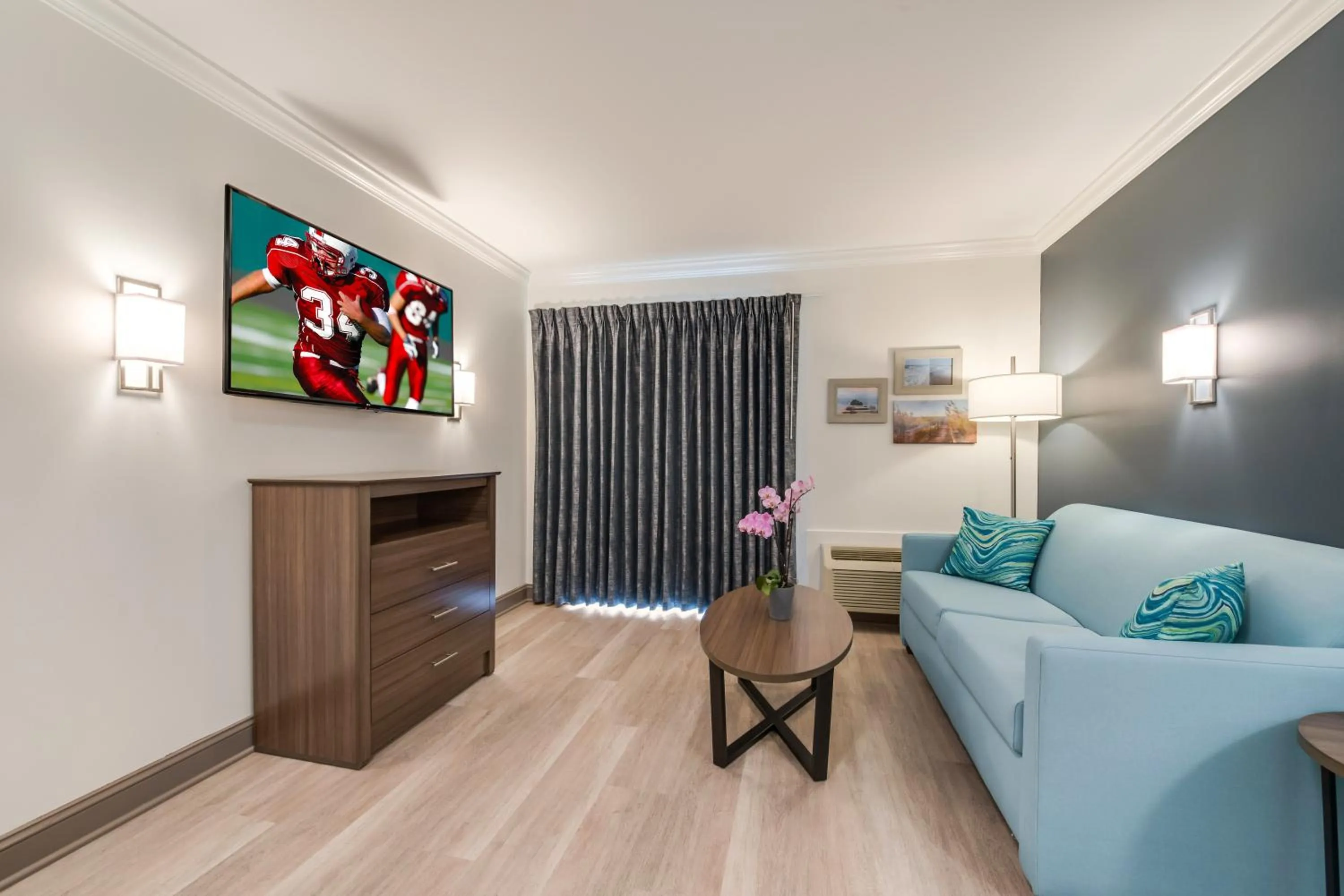 Bedroom in Le Voyageur - a Red Collection Hotel