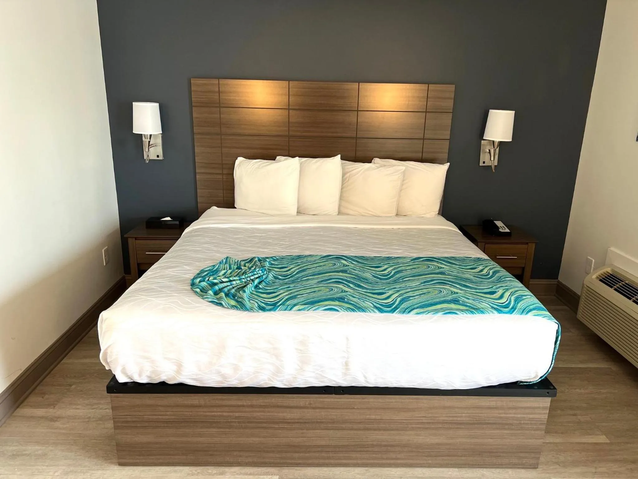 Photo of the whole room in Le Voyageur - a Red Collection Hotel